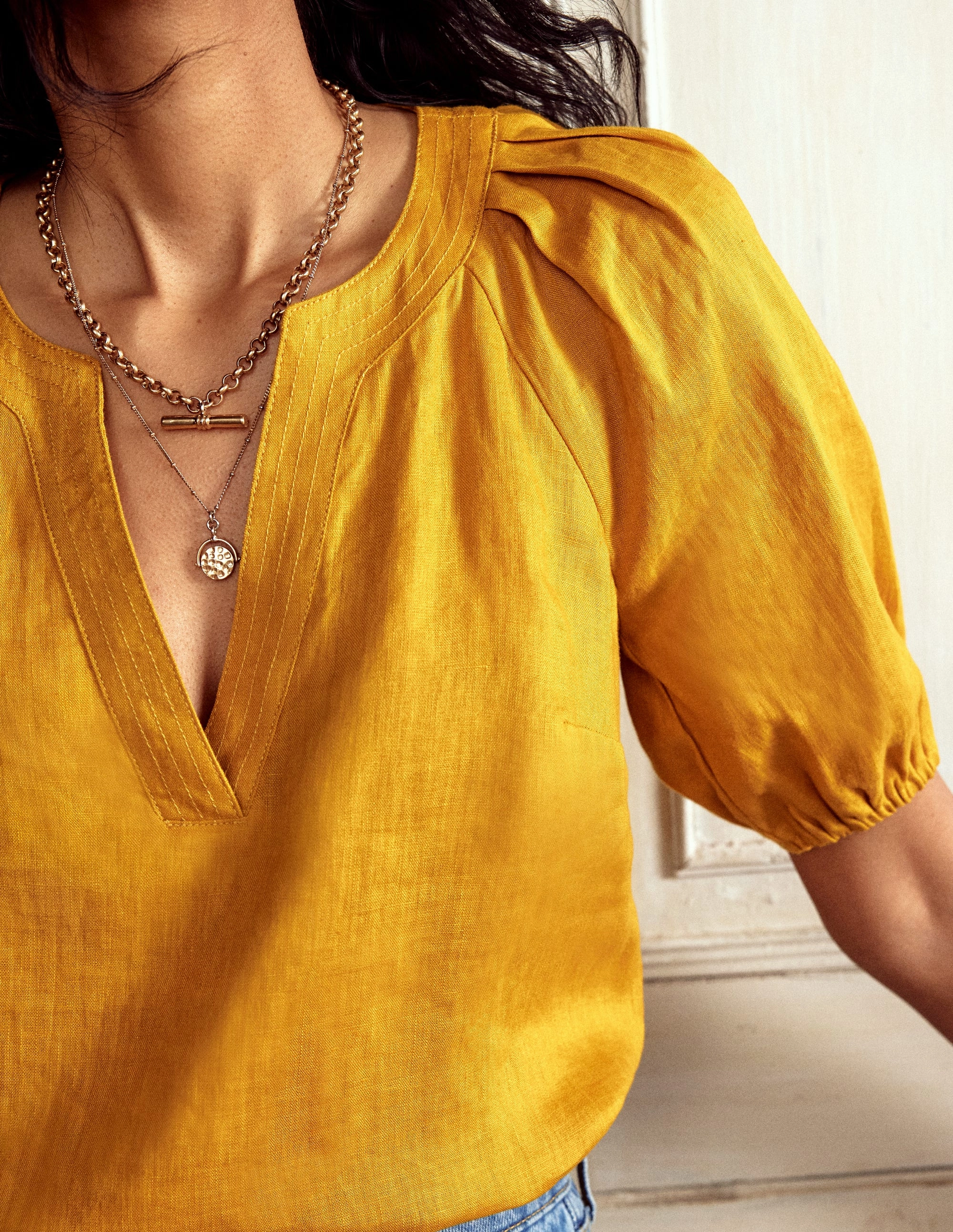 Brooke Linen Top-Golden Rye Non Irritating Seam Finish