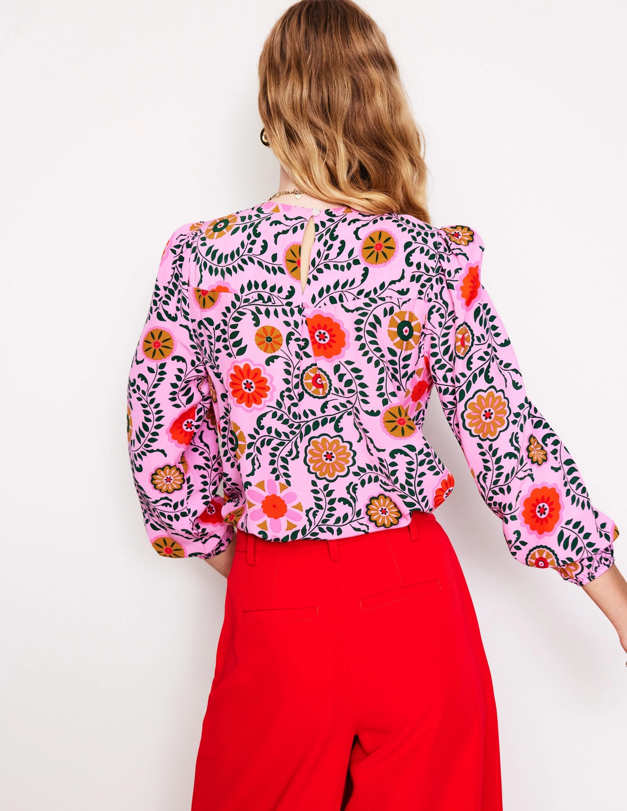 Easy Printed Top-Vintage Mauve, Meadow Vine RollUpSleeves Layered Neckline
