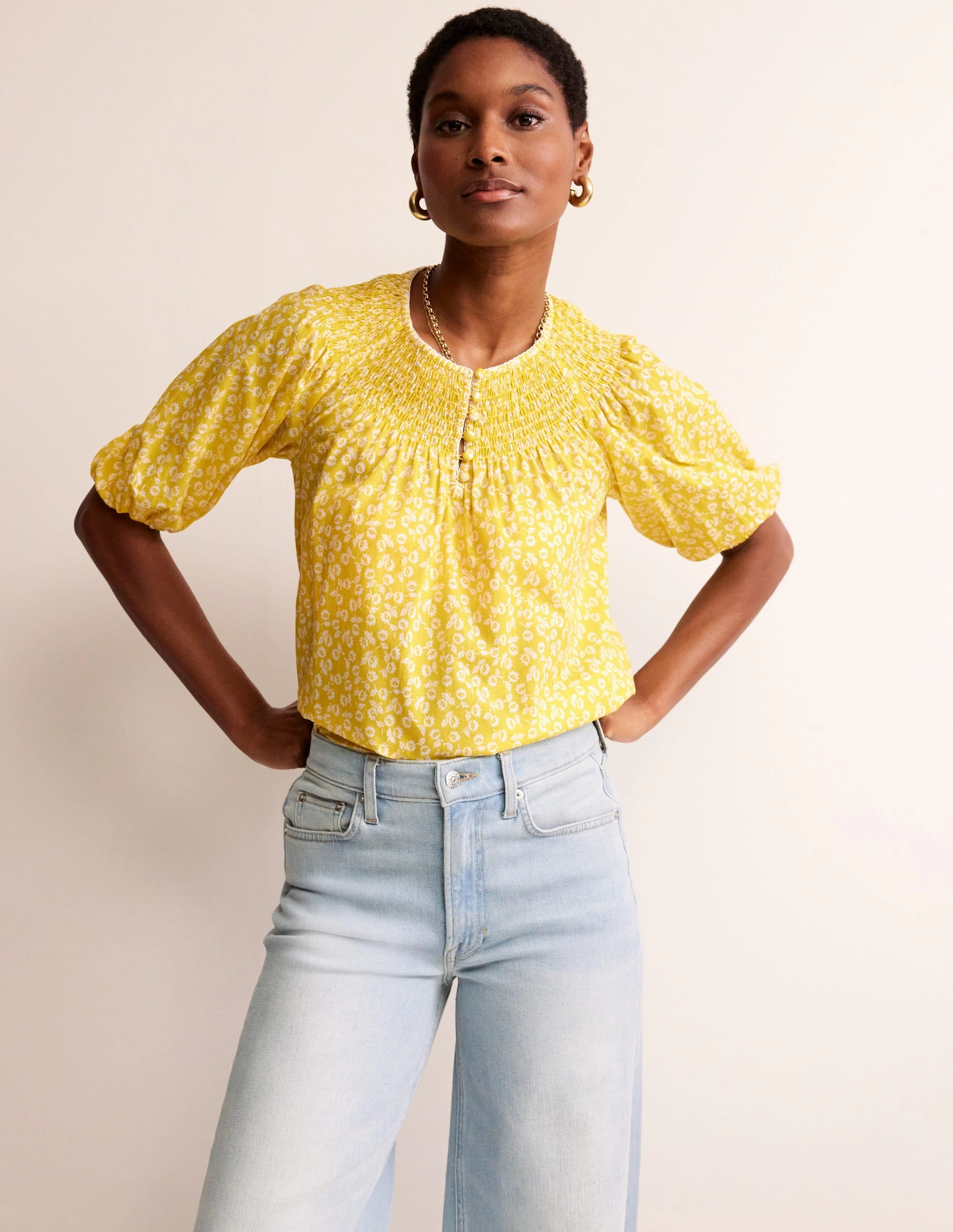 Sweat Absorbent Inner Layer Contoured Armhole Design Easy Stitch Detail Top-Passion Fruit, Ditsy Bud