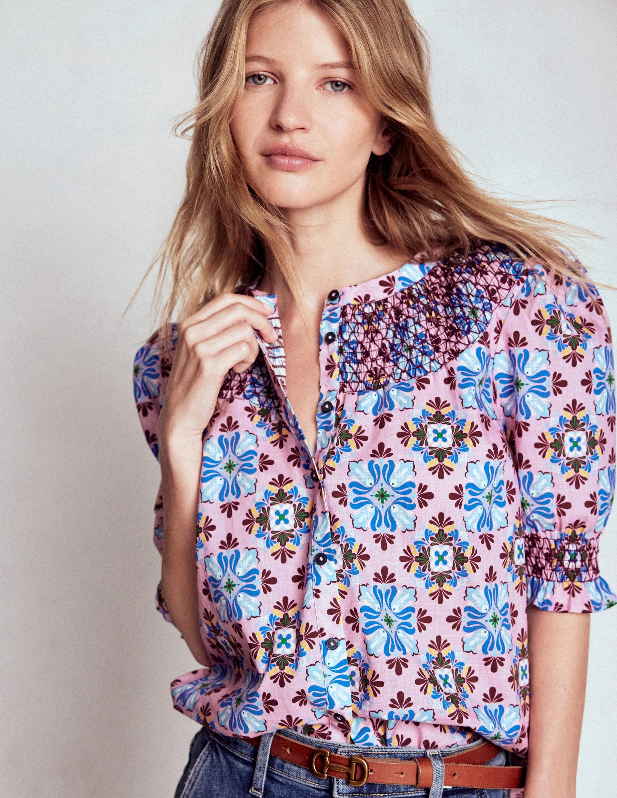 Comfortable Layer StretchTechnology Effie Short Sleeve Top-Formica Pink, Bloom Mosaic