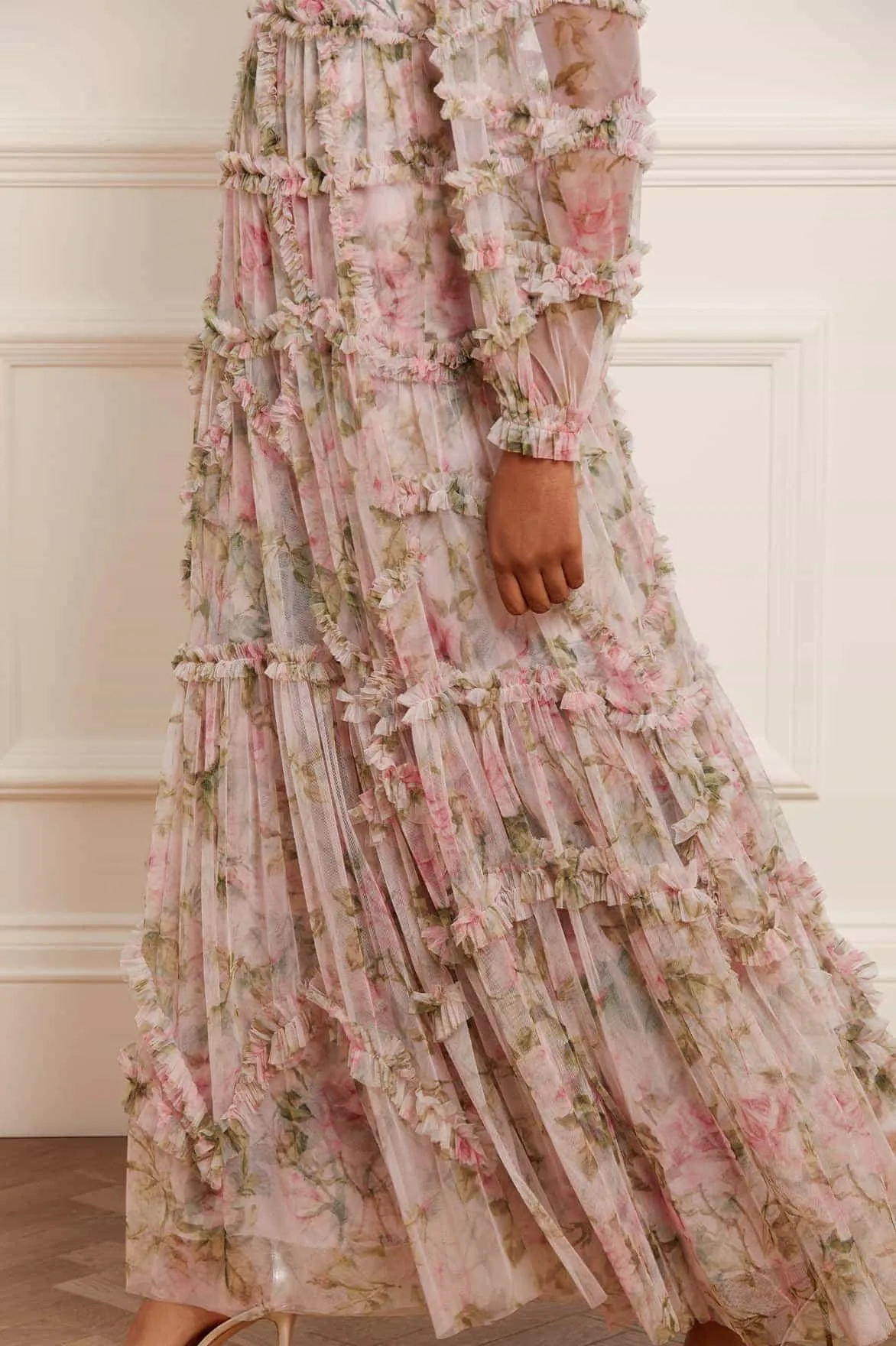 Clean Style English Rose Diamond Ruffle Gown
