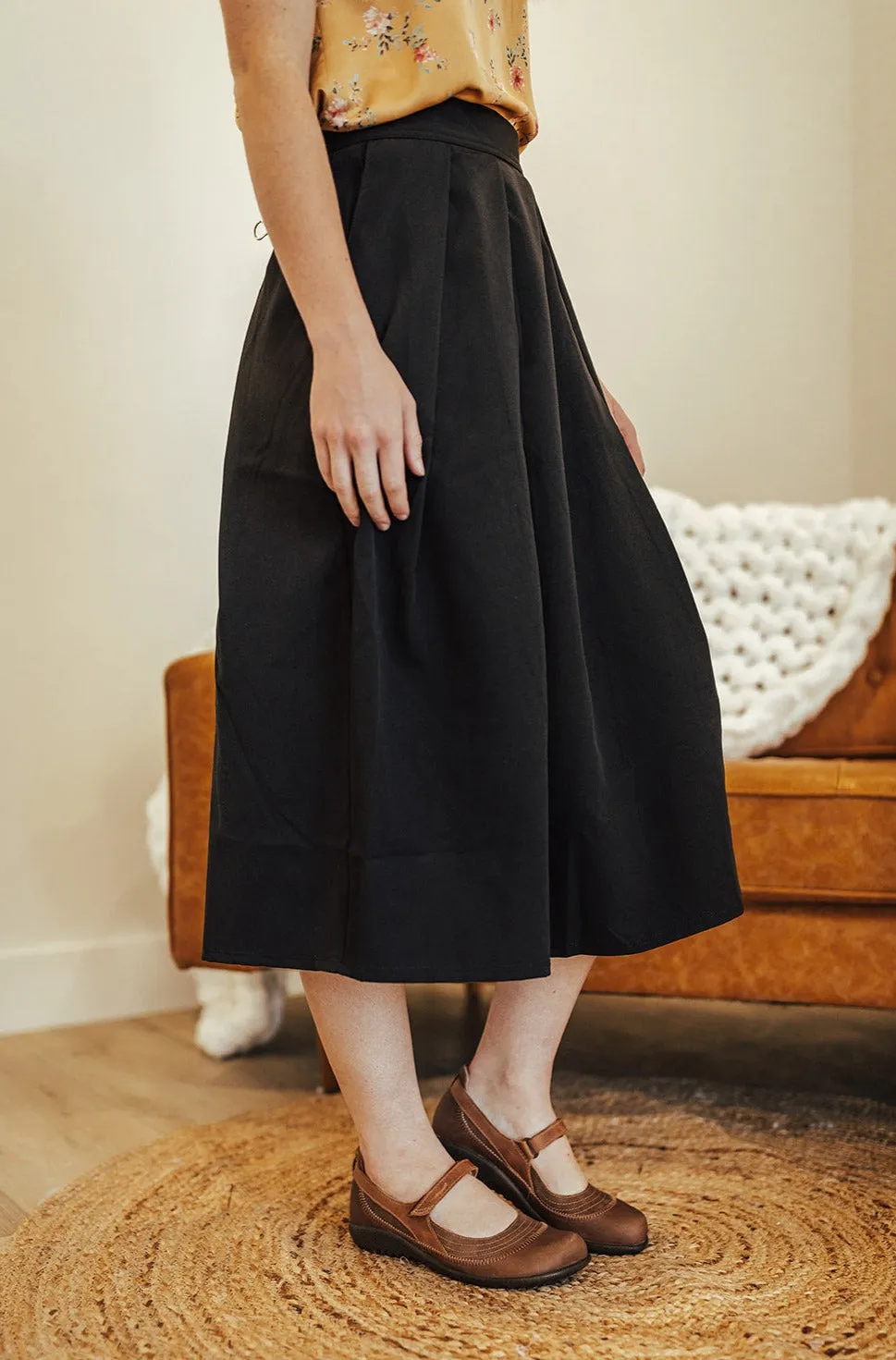 Comfort Mood Floral Pattern Shelby Skirt Black