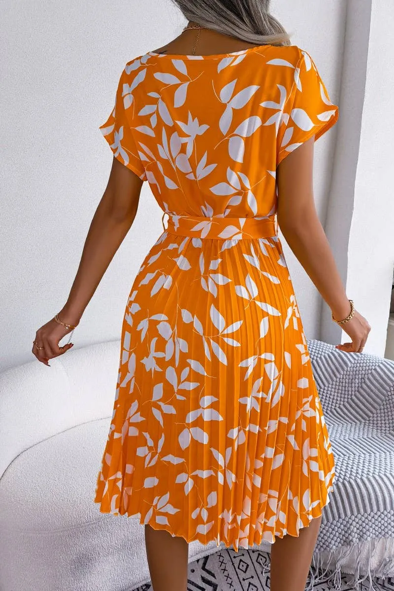 CASUAL LEAF SHORT SLEEVE BIG SWING PLEATED DRESS_CWDSD2526 Elegant Cut