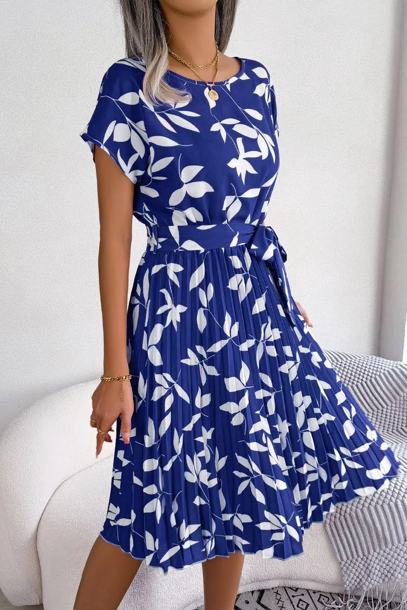 Workwear CASUAL LEAF SHORT SLEEVE BIG SWING PLEATED DRESS_CWDSD2526