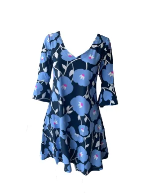 Comfortable fit City Essential Flirty Dress Pop Art Flower Navy