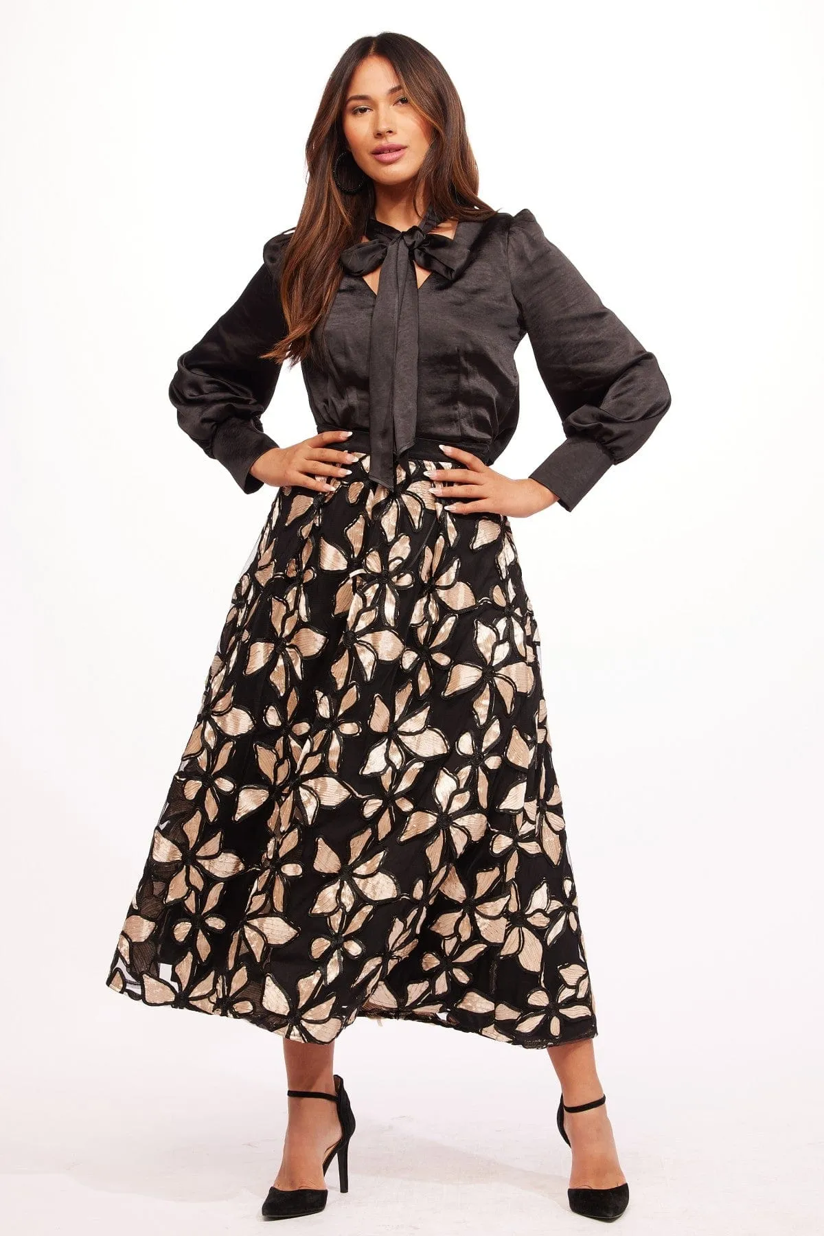 Performance Outfit Floral Applique Skirt