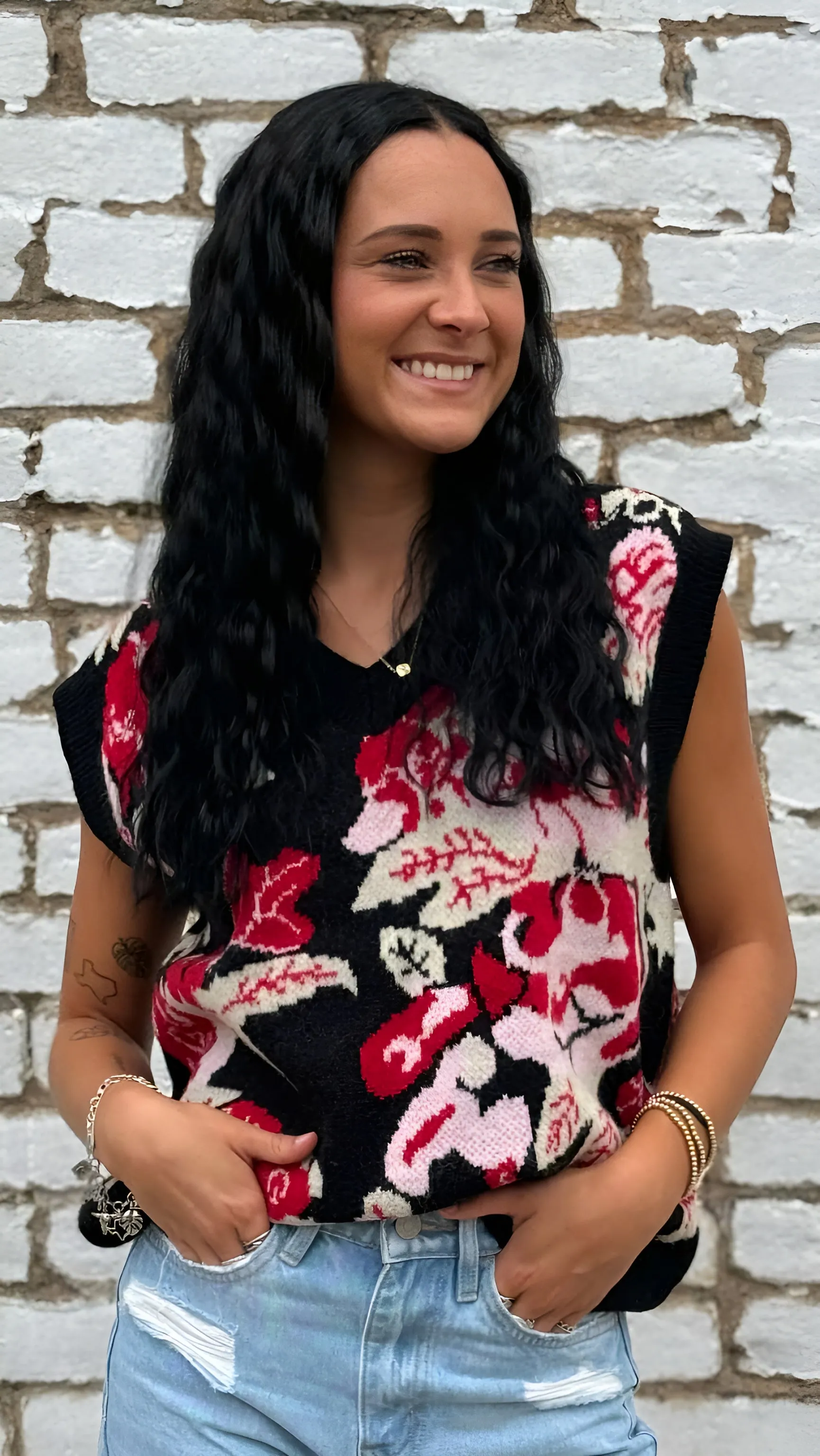 Floral Pattern V-Neck Knit Sweater Vest in Black