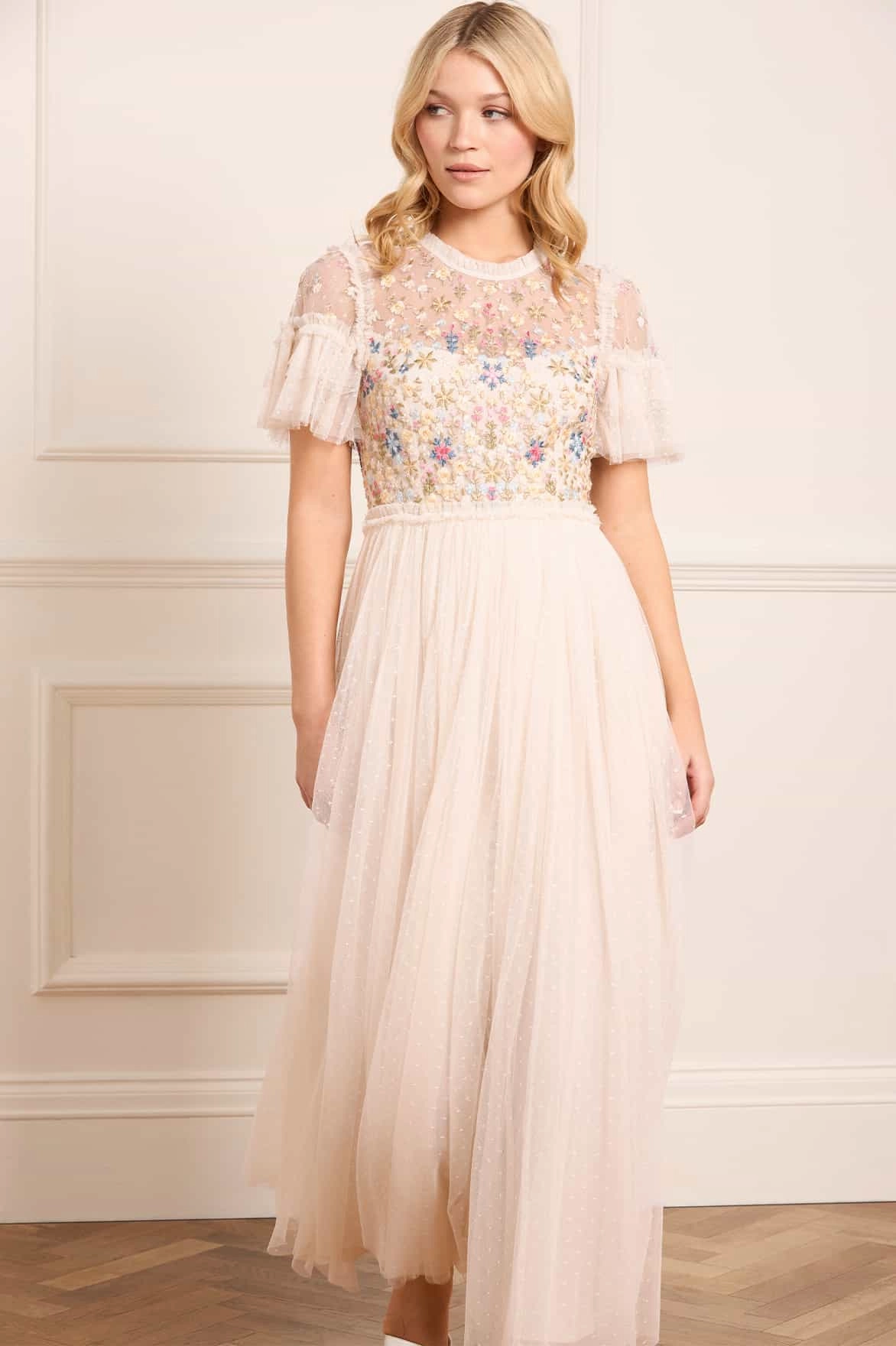 Sleek Draping Flowerbed Embroidery Bodice Round Neck Ankle Gown
