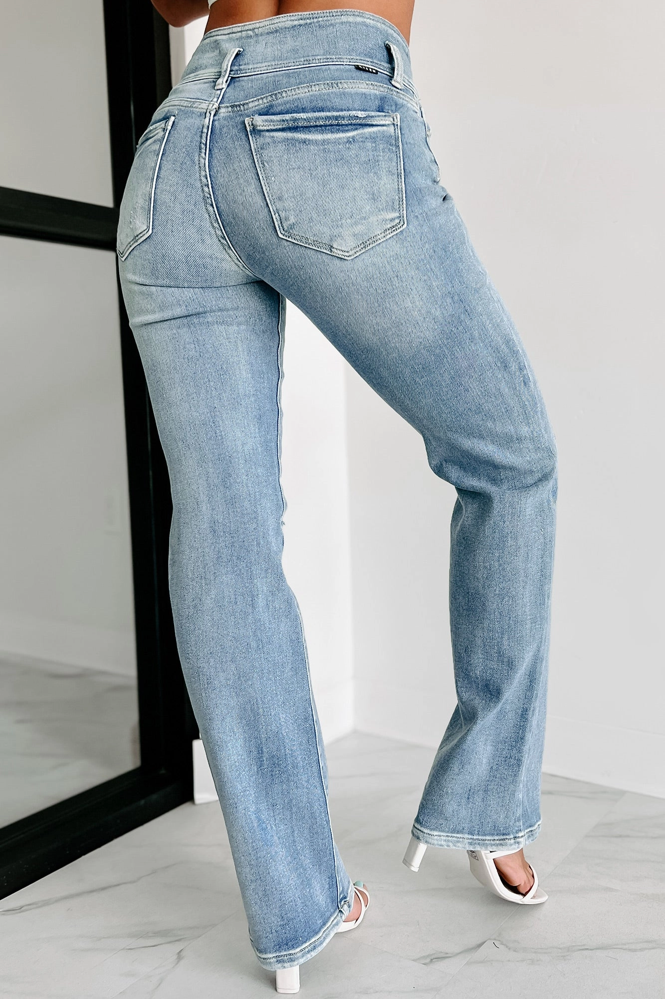 DroppedShoulder Forever Evolving High Rise Triple-Button Straight Leg Risen Jeans (Light)