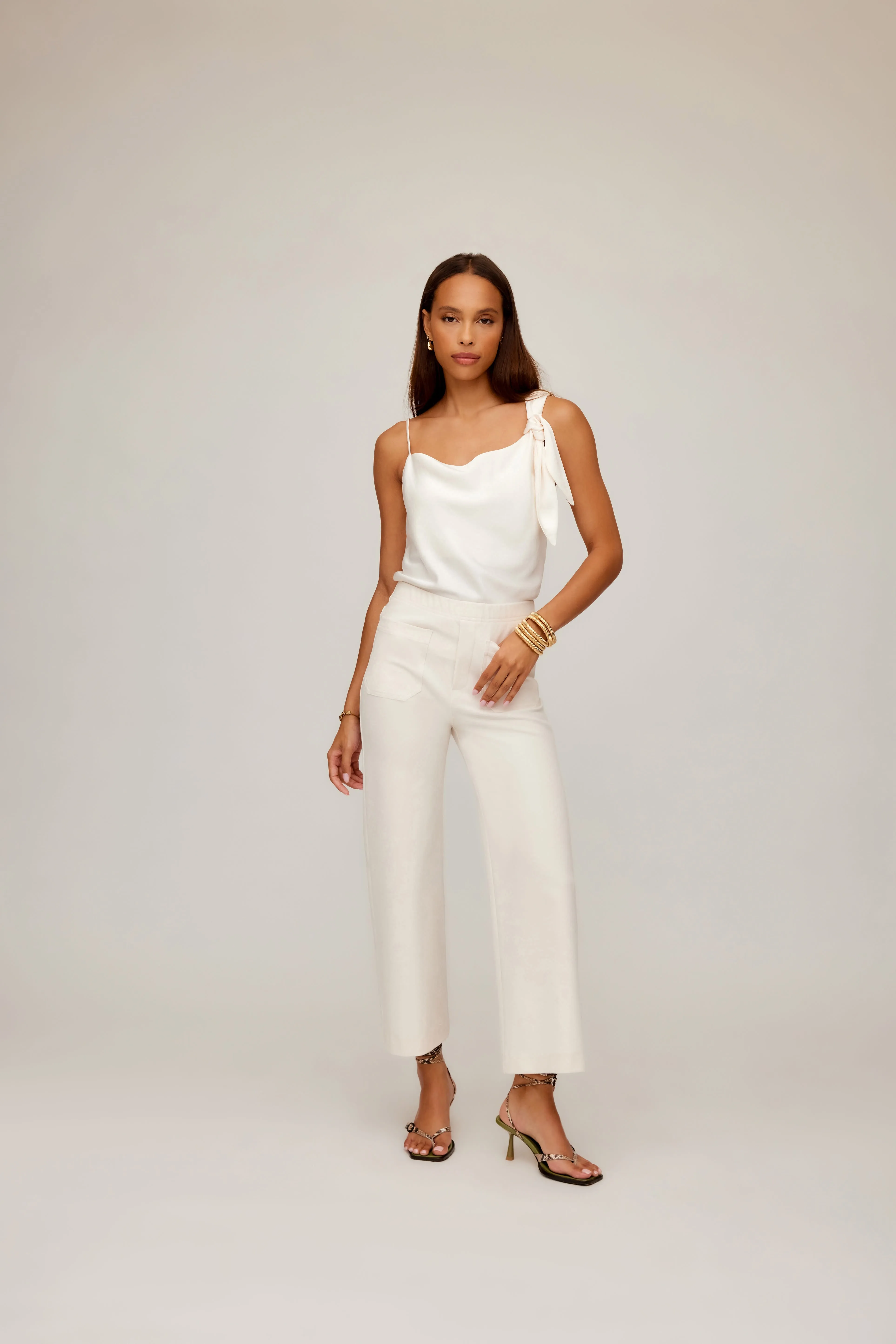 Commuter Fit Light wash Celia Cropped Pants Ecru