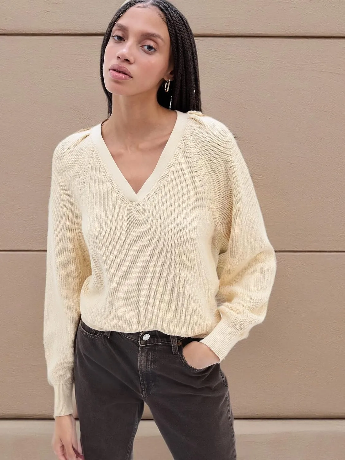 GAP Women's Ribbed Volume Sleeve Vneck Sweater