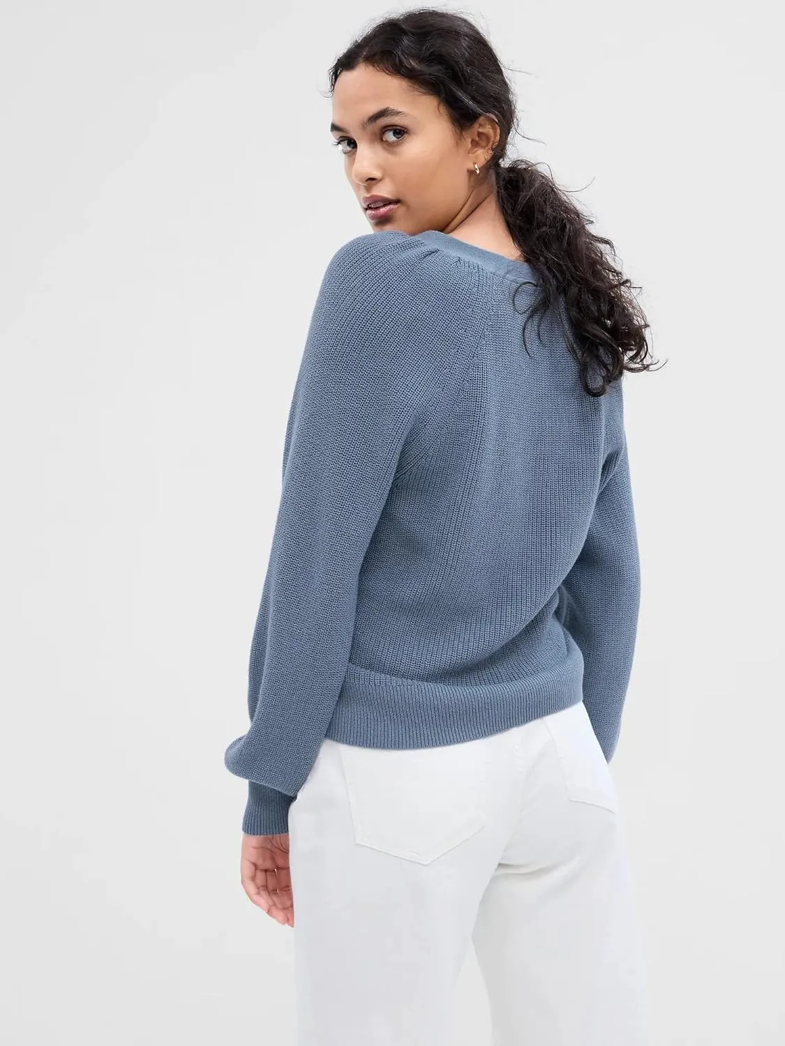 GAP Women's Ribbed Volume Sleeve Vneck Sweater