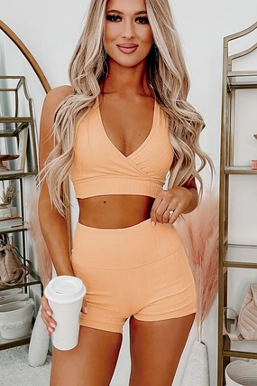 MoistureWickingMaterial Built Strong Textured Lines Activewear Set (Apricot Ice)