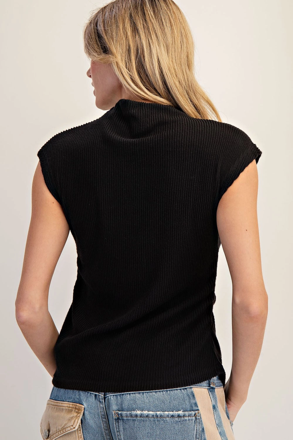 Got The Look Top in Black QuickDrying Grid Texture Fabric