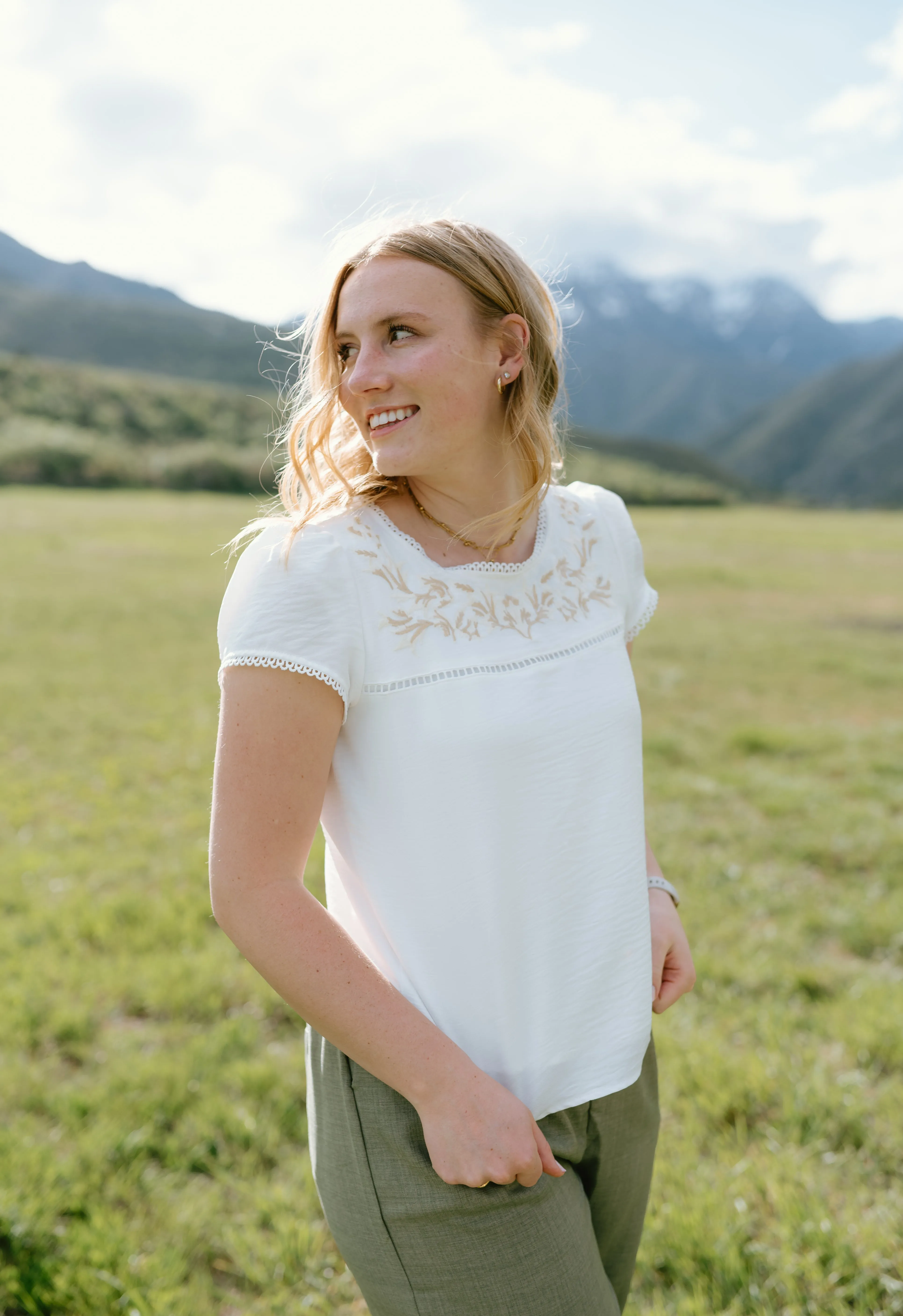 Tagless Design WeightedHem Hampton Top