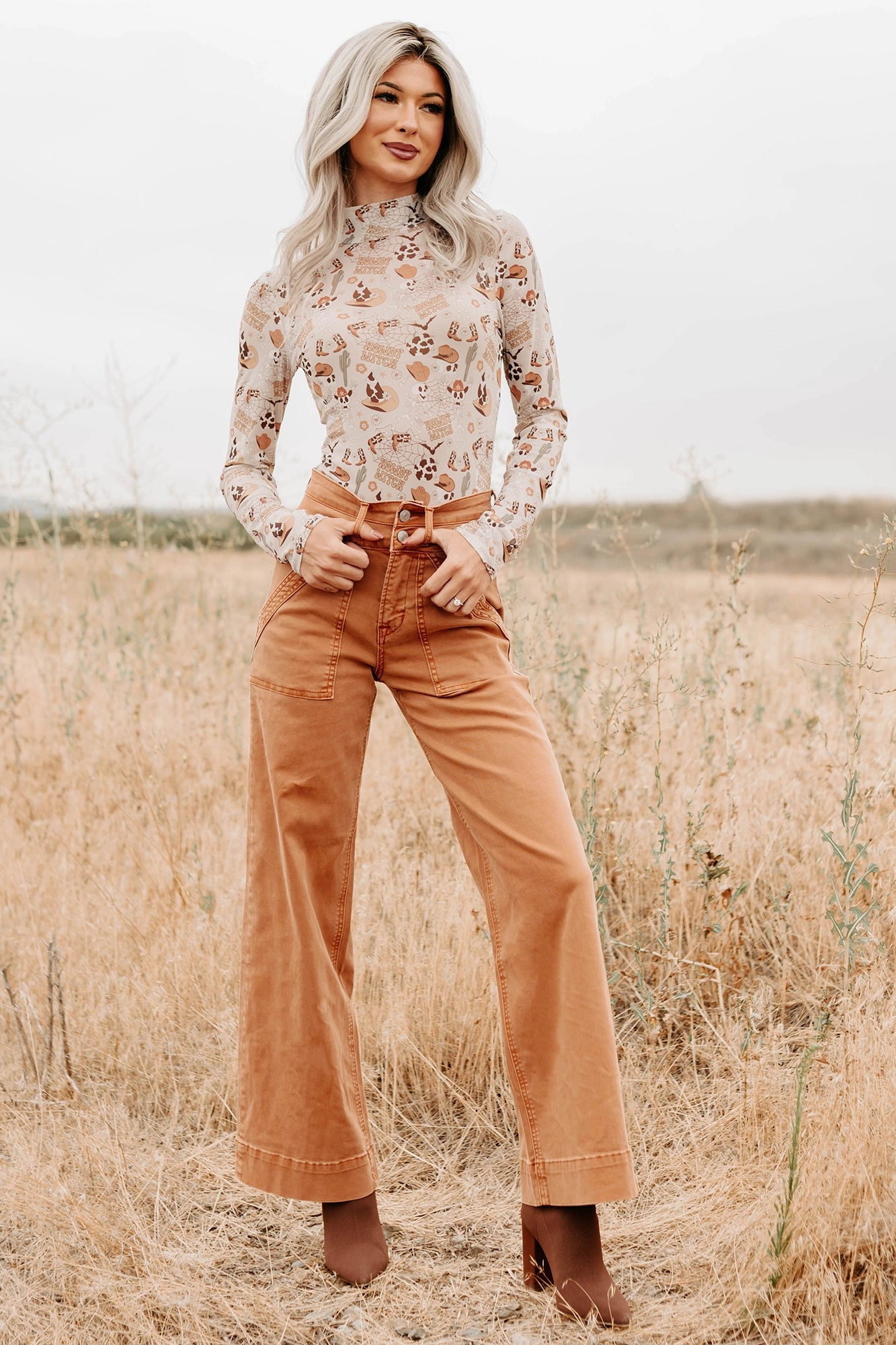 WaterResistant FullCut Shoulder Henley Wide Leg Mica Denim Jeans (Cinnamon)
