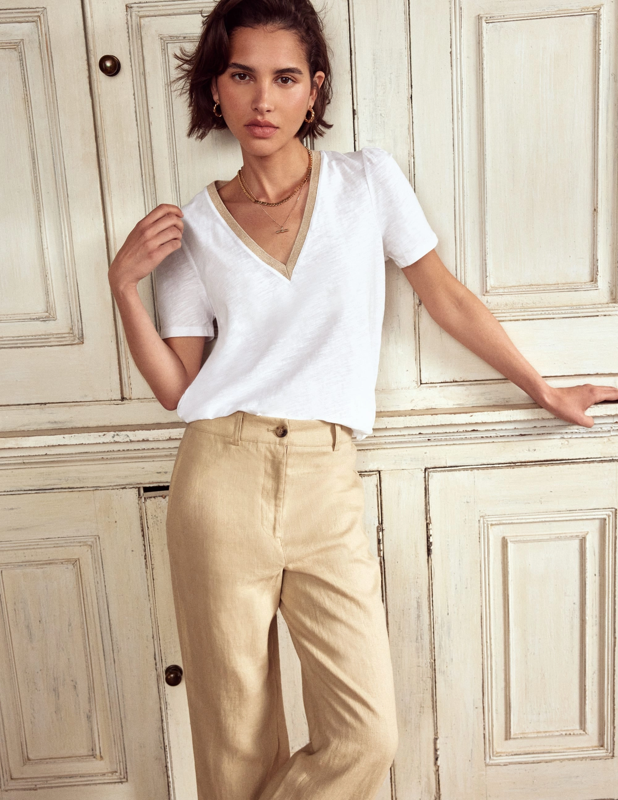 ResilientStretch Double Stitched Hem Metallic Trim V Neck T-shirt-White