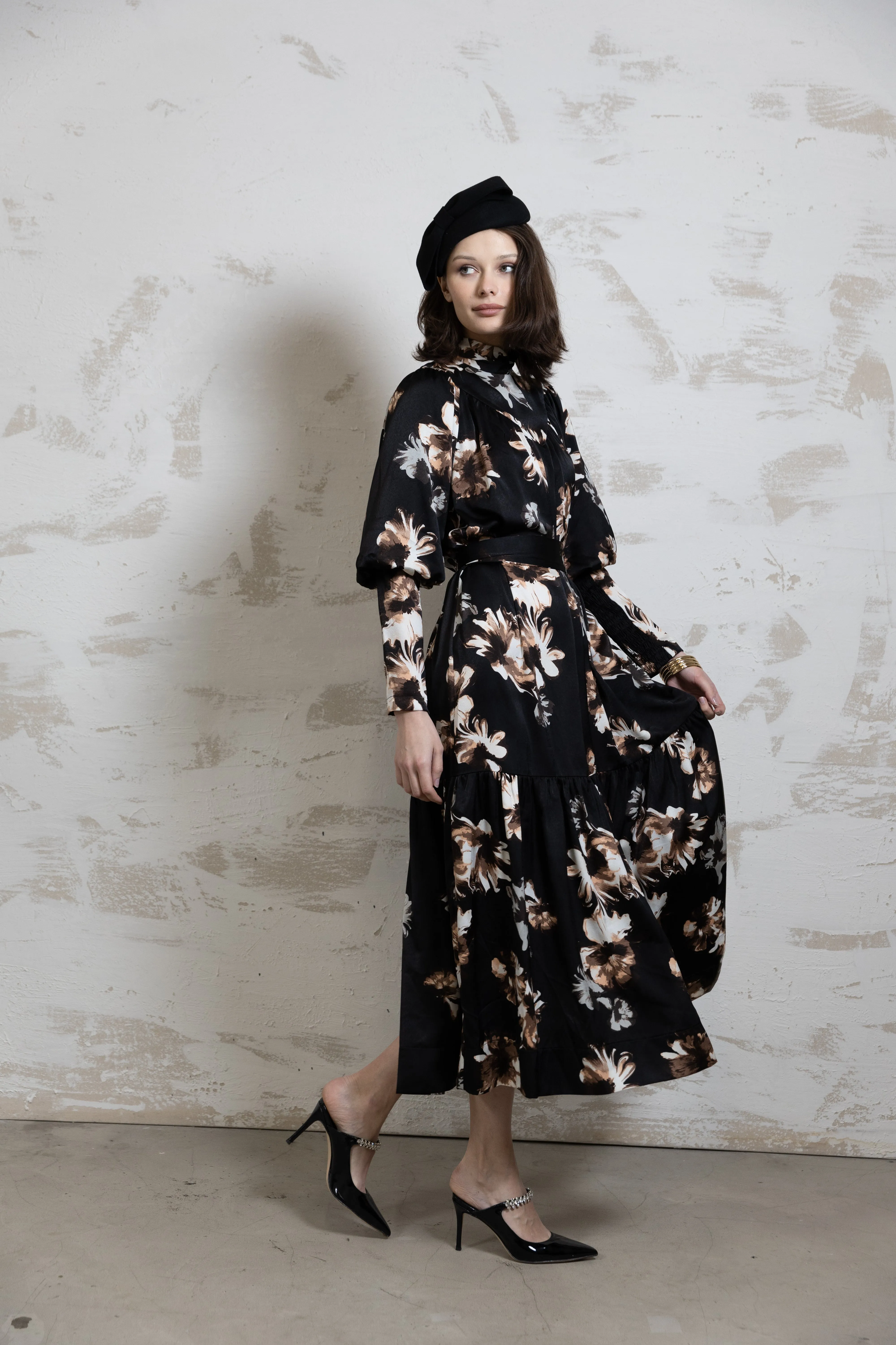 Holly Floral Dress Chic Harmony Slim Silhouette