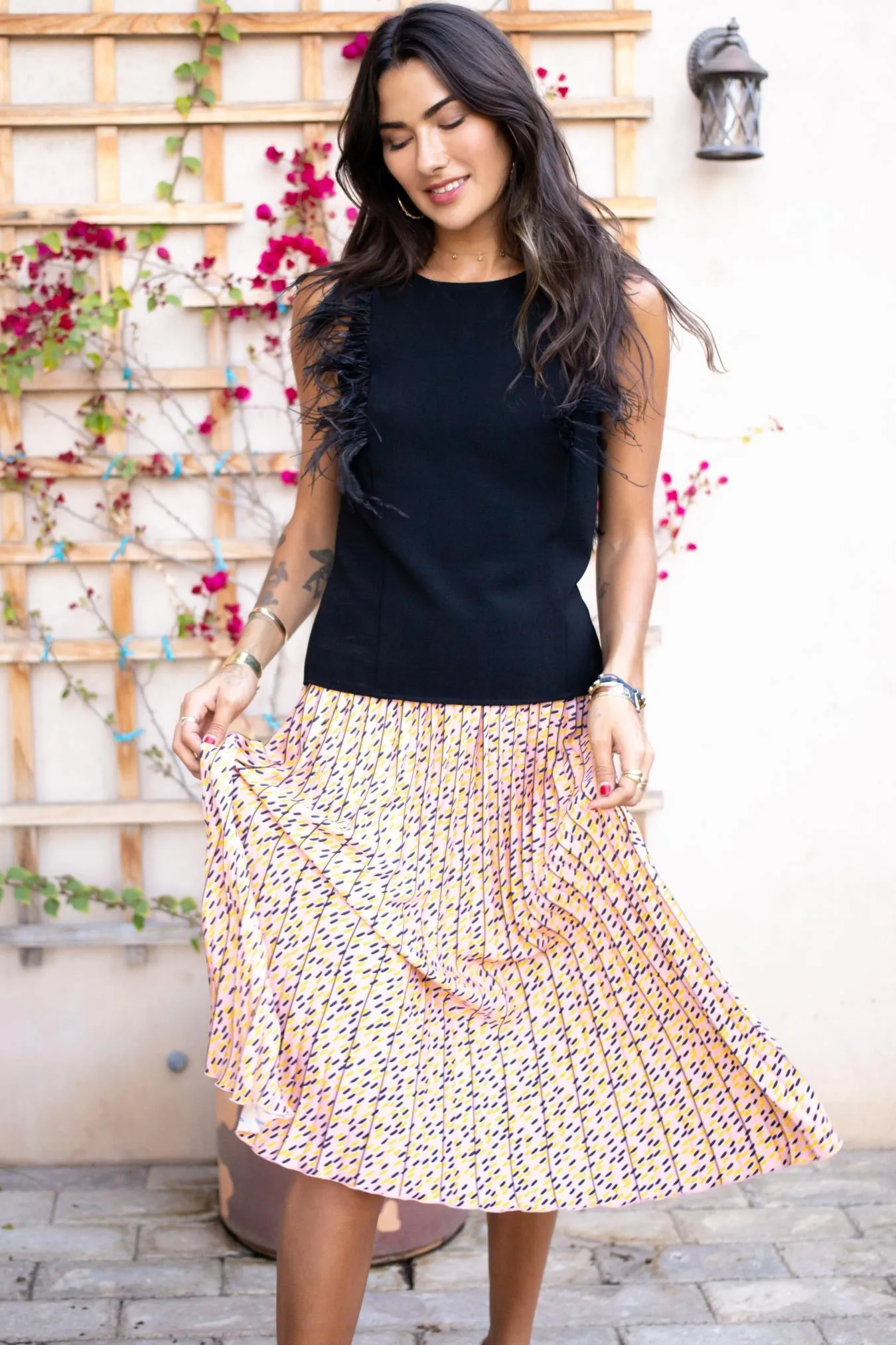 On-The-Go Outfit City Mood Ingrid Pleated Skirt - Sprinkles