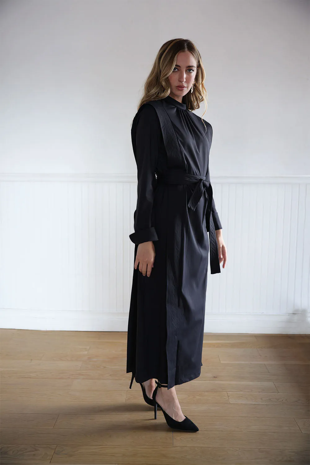 Issa Belted Midi Dress Refined Mood Flawless Waistband