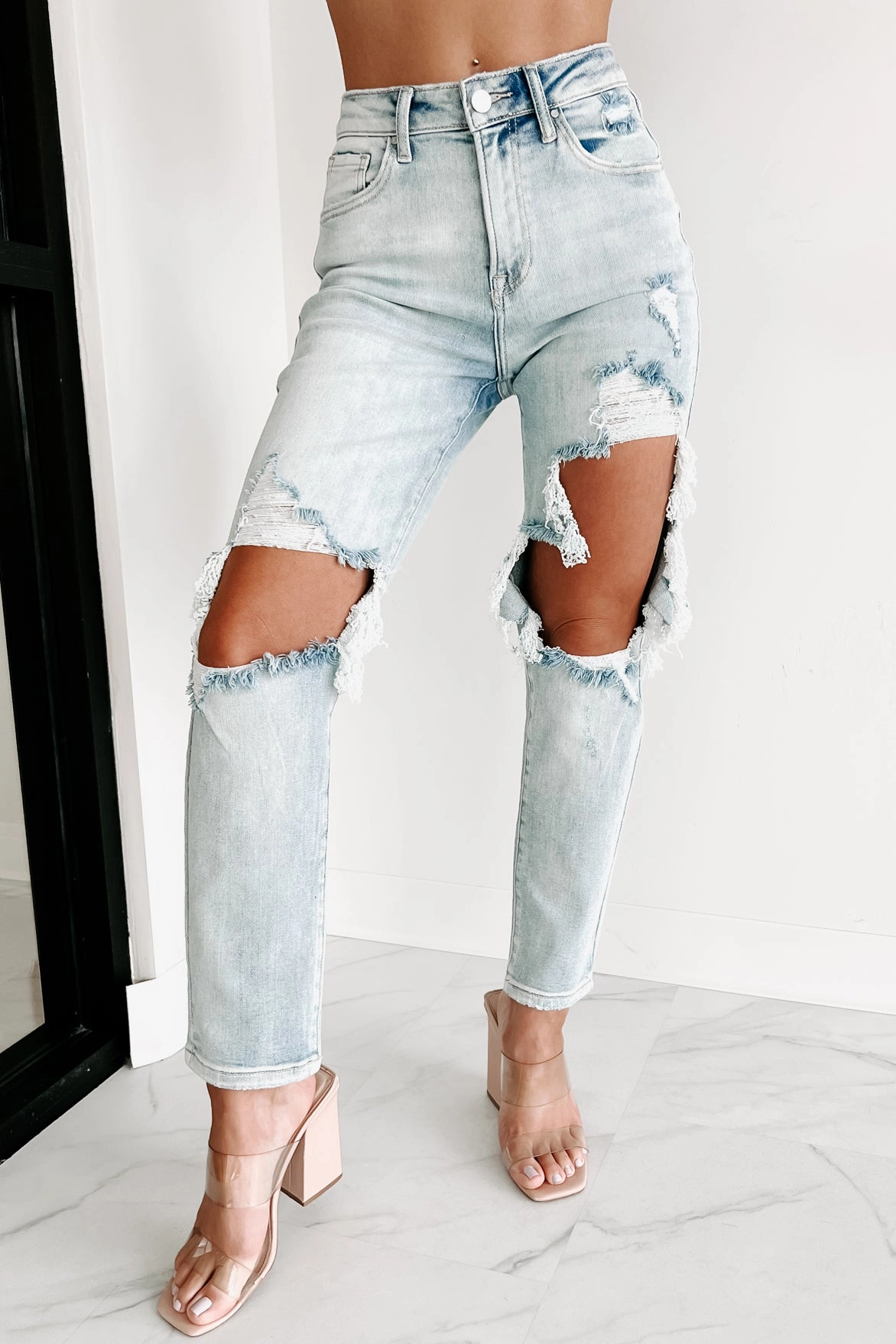 Izetta High Rise Distressed Risen Slim Straight Jeans (Light) ButterSoft Handfeel Summer Wardrobe
