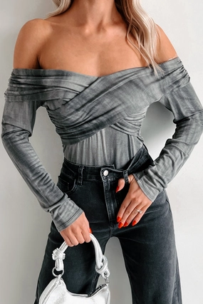 No Roll Waist Yoga Class Beginner Level Kora Off The Shoulder Bodysuit (Black/Grey)