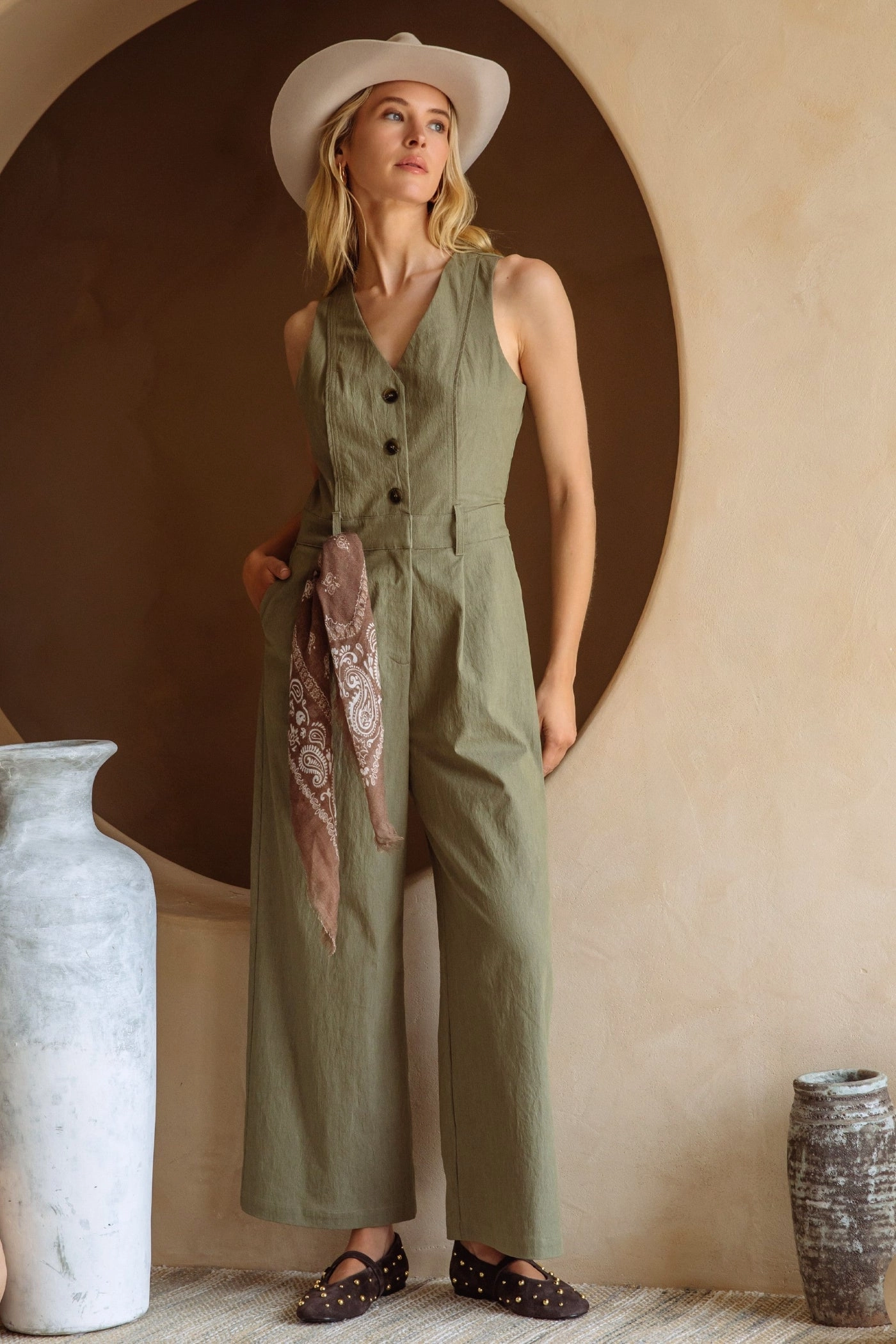 LEXI BACK CUTOUT JUMPSUIT Loose Unique