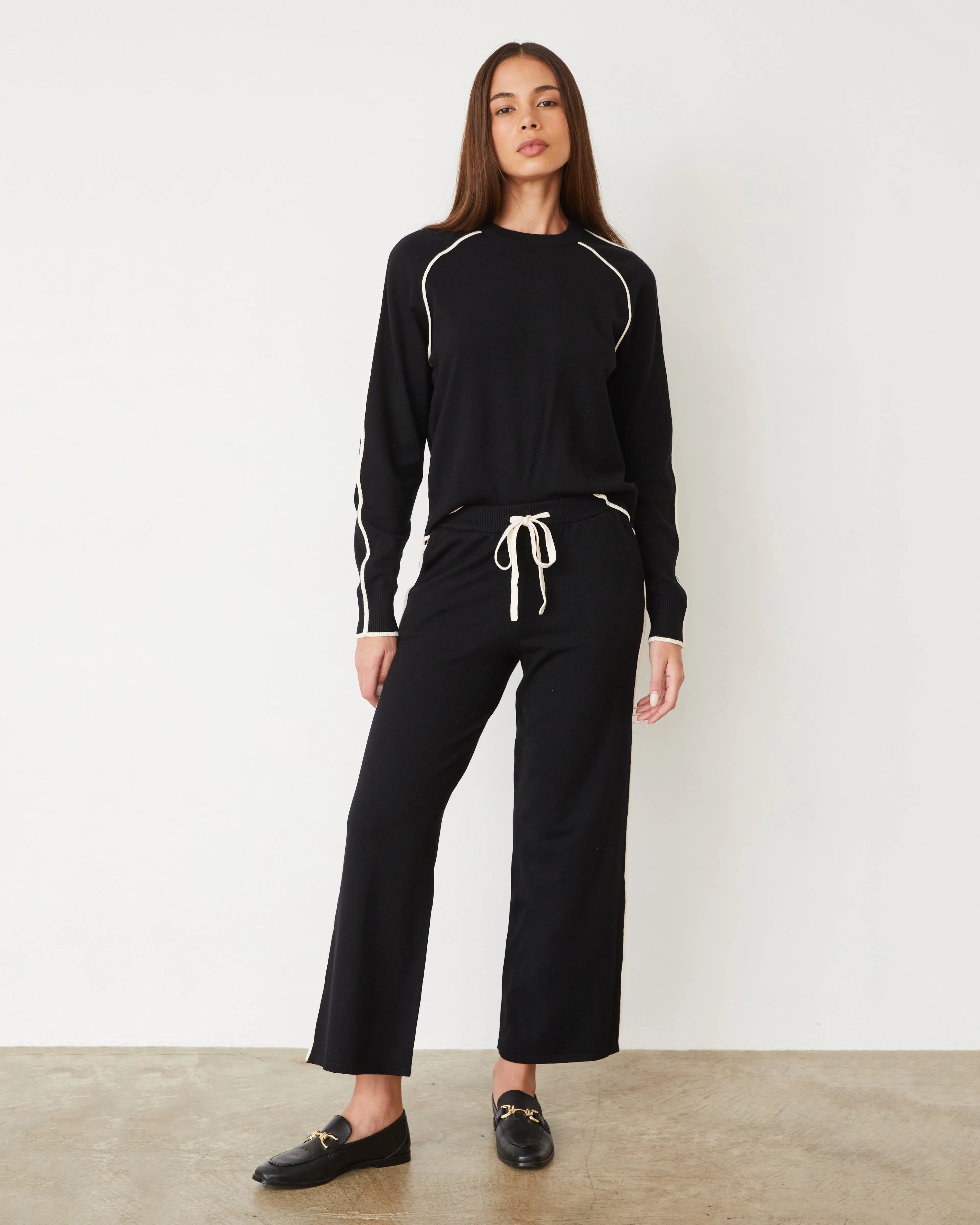 Timeless Layers Lightknit Pant With Contrast Piping