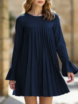 Statement Look Petite-Size Fashion solid color pleated dress