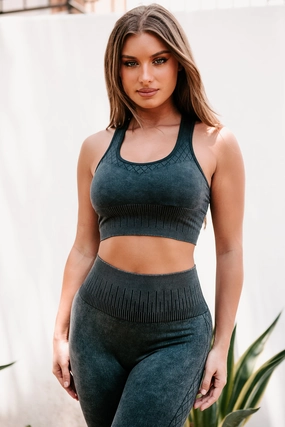 Multi Pocket Functional Design QuickReleaseFastenings Matrix Tri-Strap Mineral Wash Sports Bra (Black)