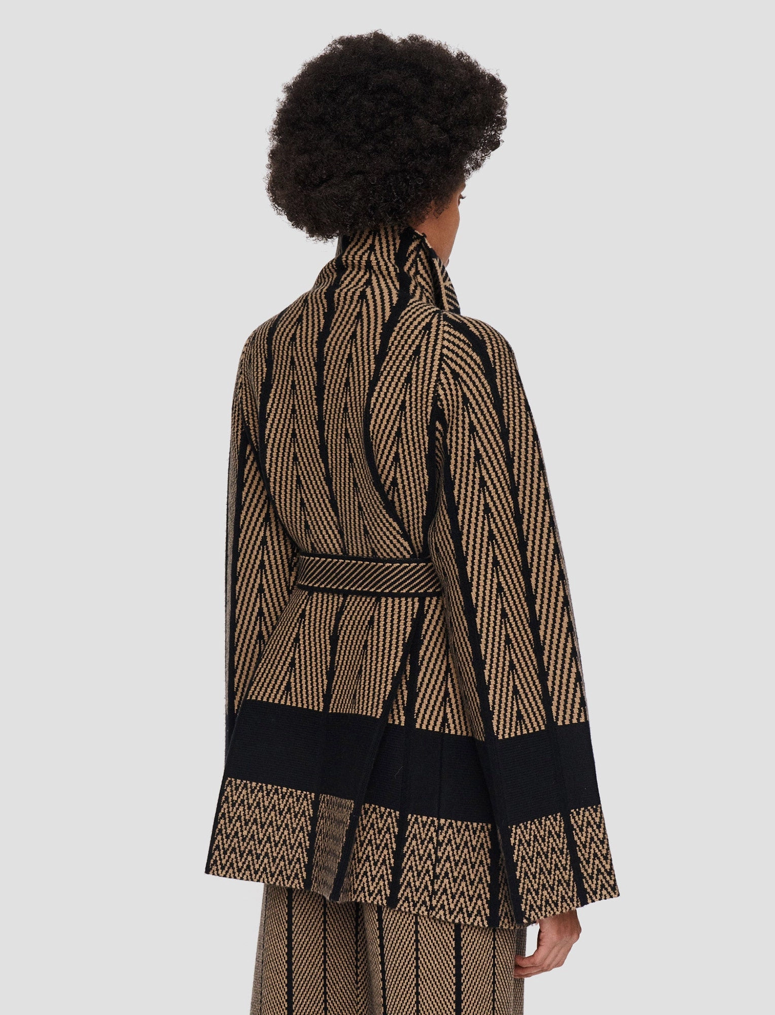 Chevron Jacquard Knitted Jacket Hooded Version