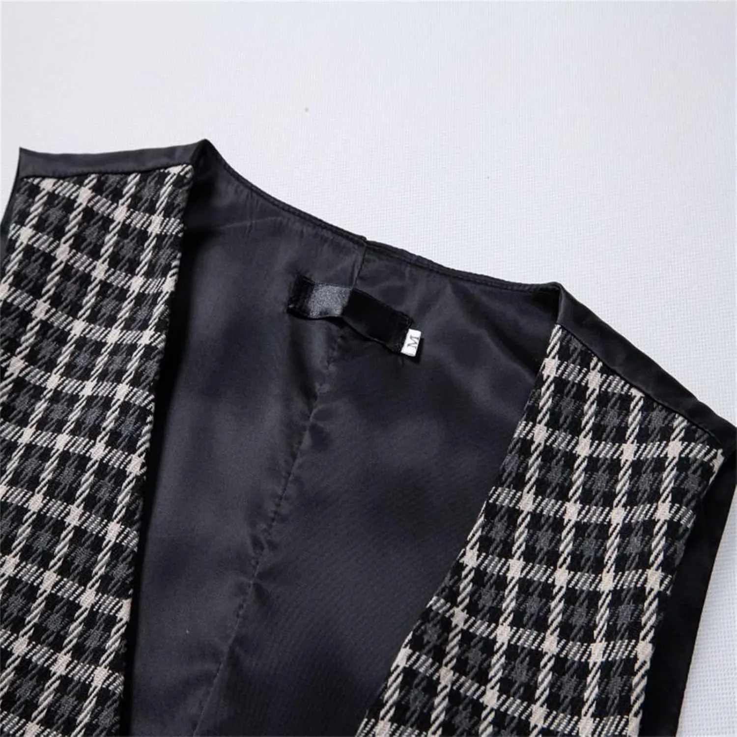 Men's Stylish Suit Vest Slim Fit Plaid Business Formal Waistcoat Wedding Banquet Date Party Suit Tuxedo Vest Tops