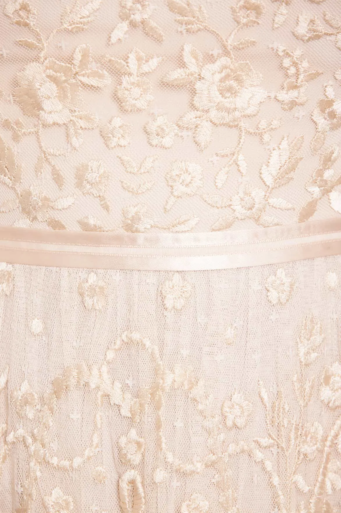 Charming Comfort Silky-Lining Midsummer Lace Off-Shoulder Gown