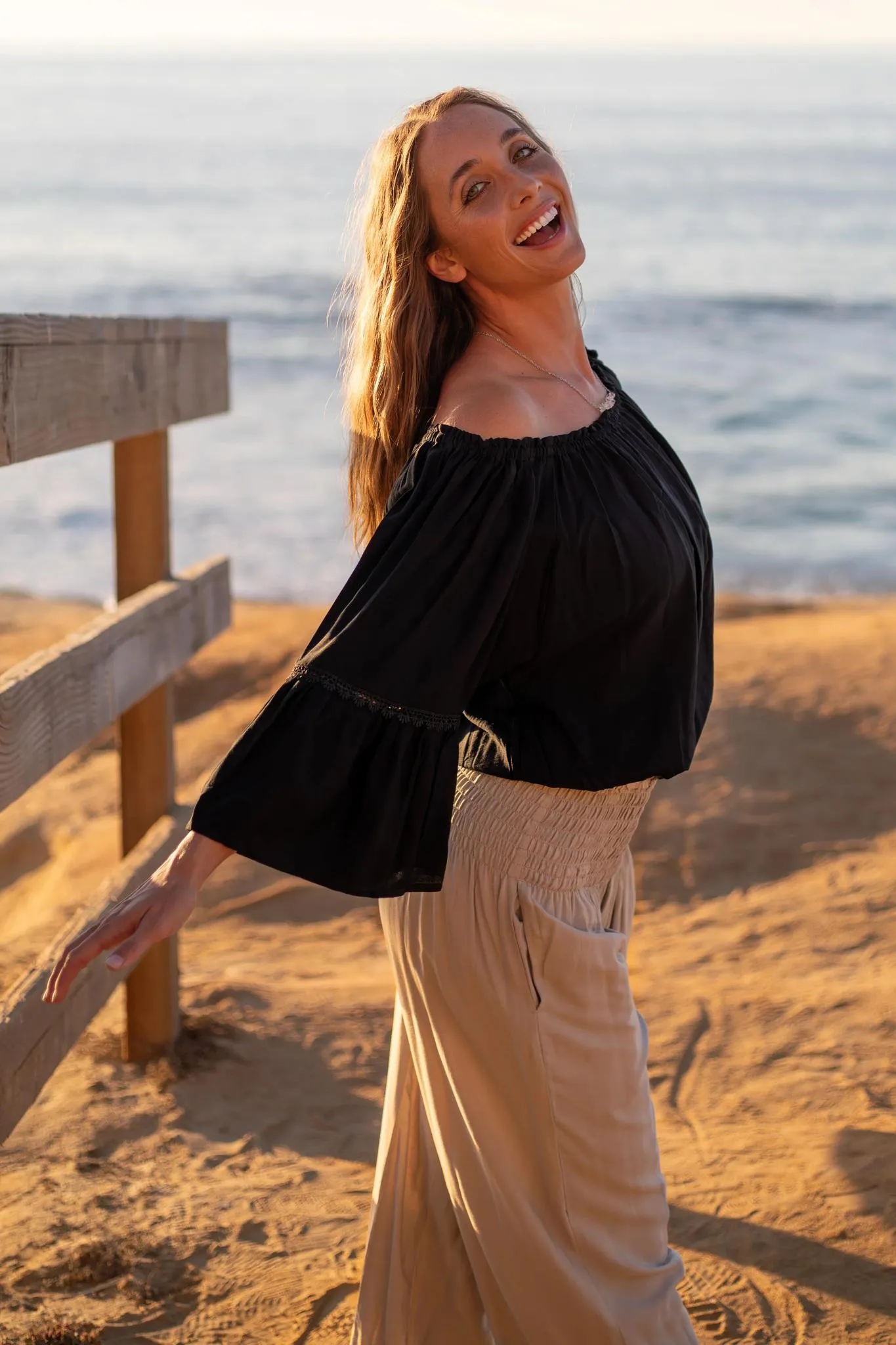 Reflective Logo Detail PIYOGA Lace Lined Top