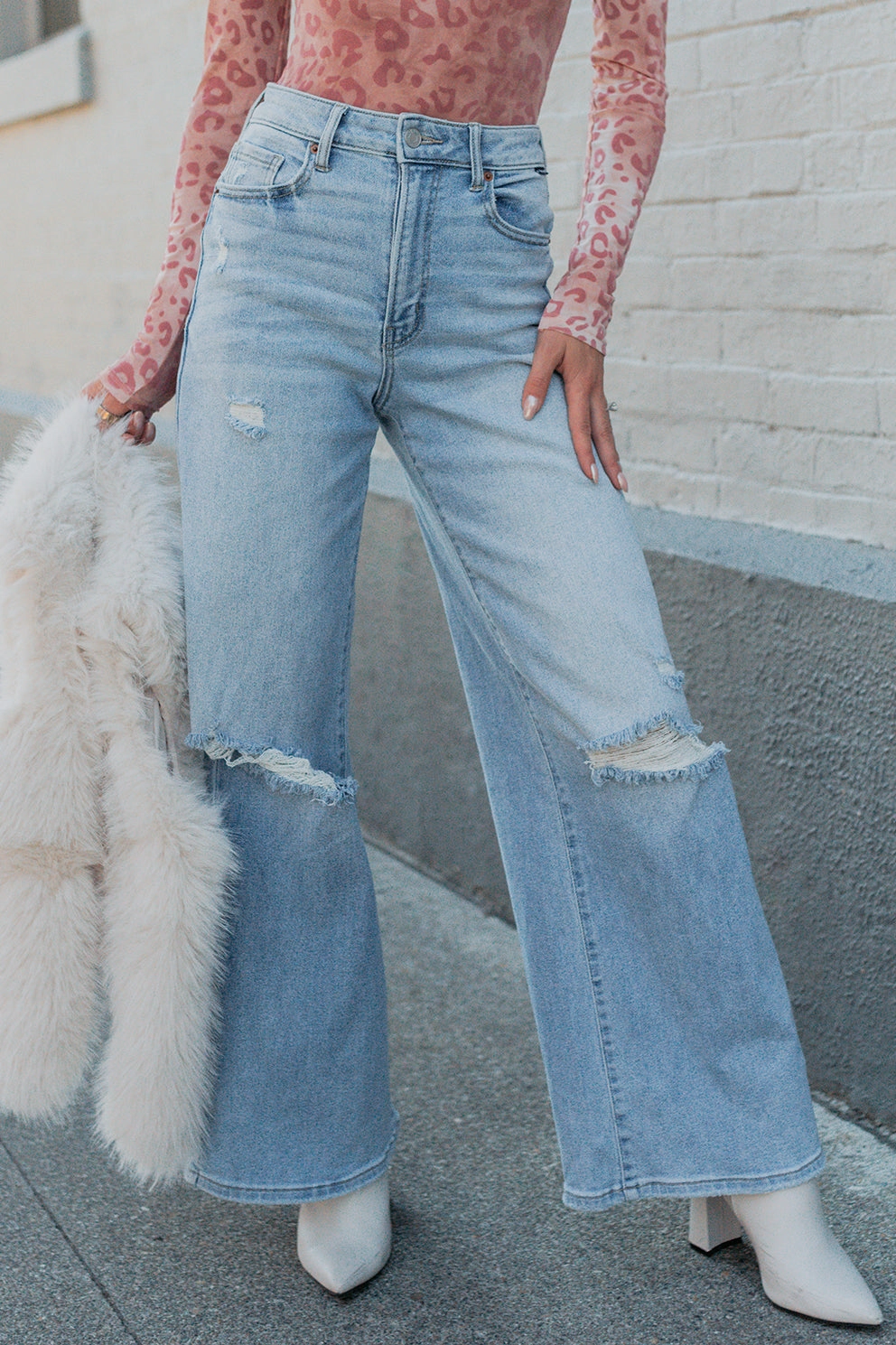 Breathable Linen Blend Jeremy High Rise Wide Leg Distressed Cello Jeans (Light)