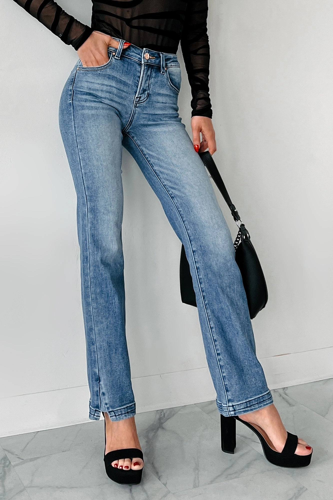 StretchFit Design OversizedFit Moses Mid Rise Ankle Slit Straight Leg Risen Jeans (Dark)