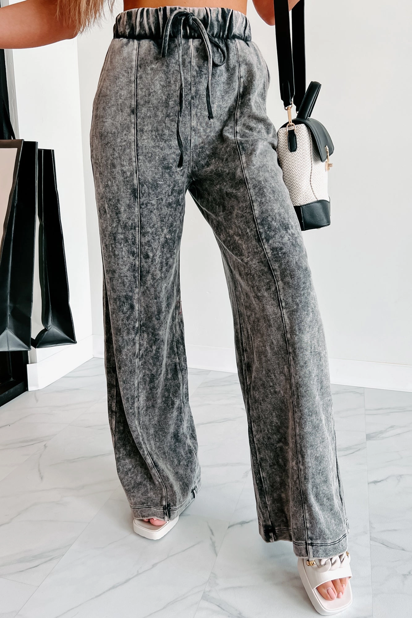 Don't Be Fooled Acid Wash Wide Leg Pants (Ash Black) DurableCollarStays