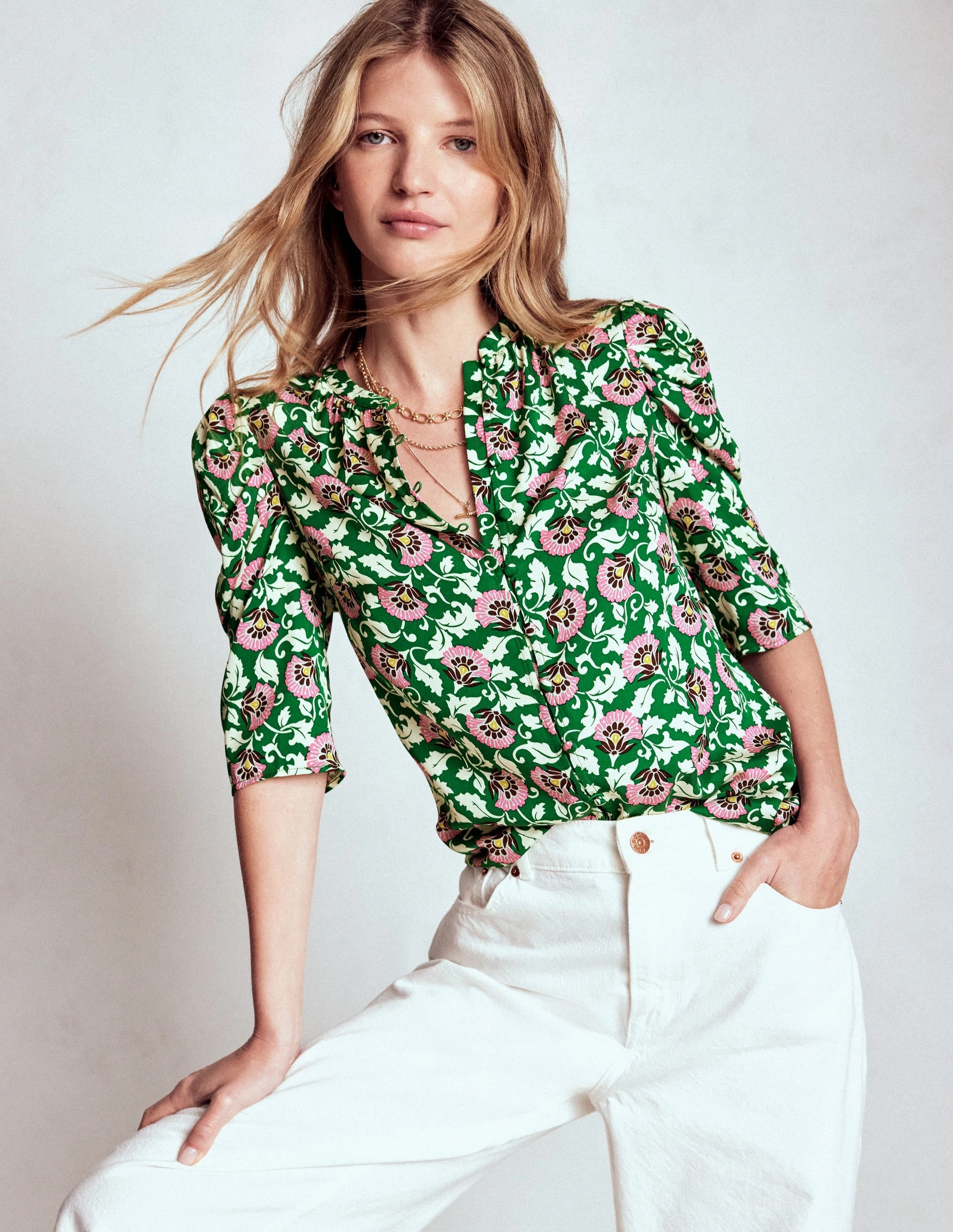 NonIrritating Seams Athletic Wear Mutton Sleeve Smart Top-Rich Emerald, Ornate Vine