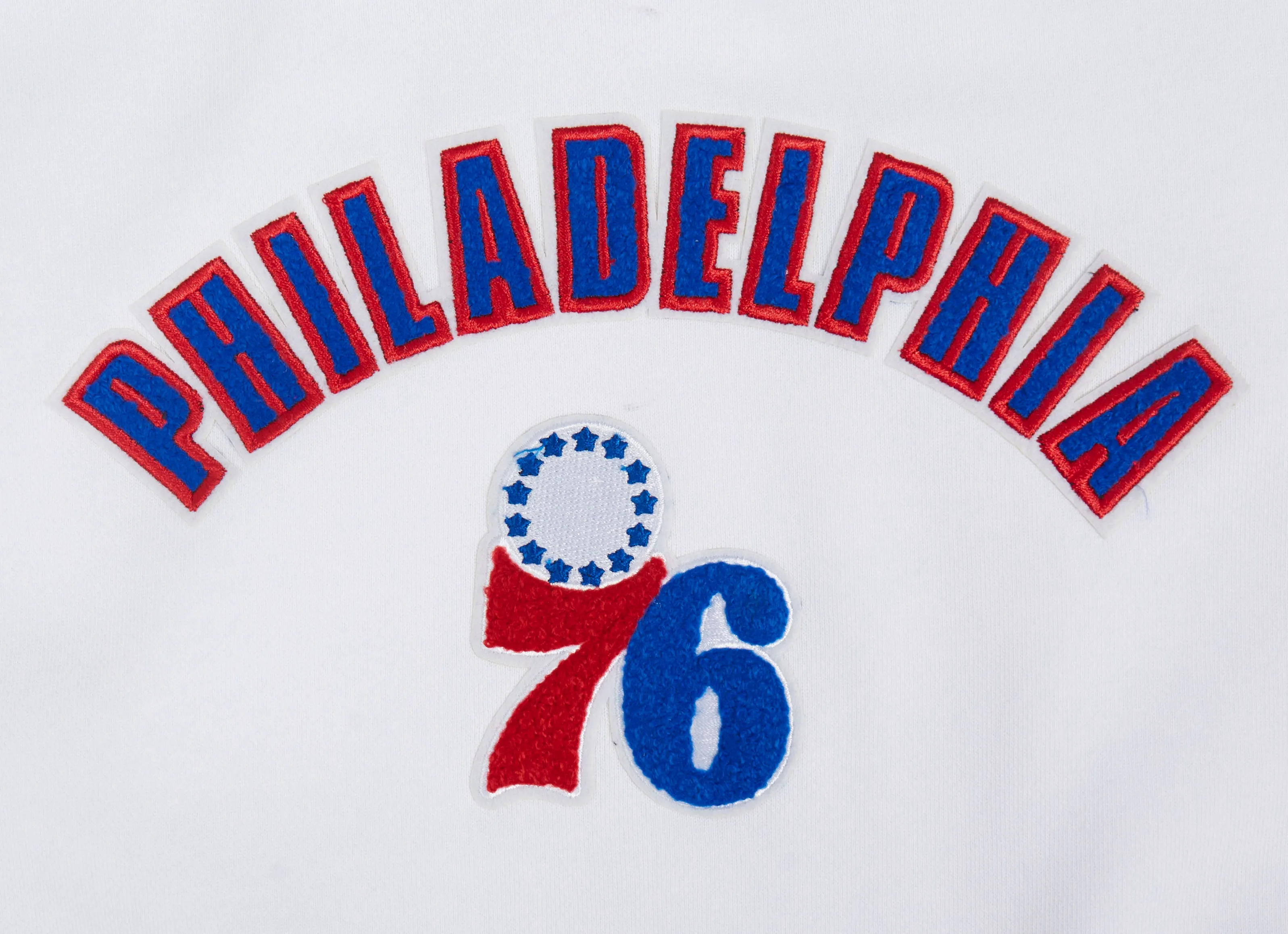 NBA PHILADELPHIA 76ERS CLASSIC WOMEN'S FLC CREWNECK (WHITE)