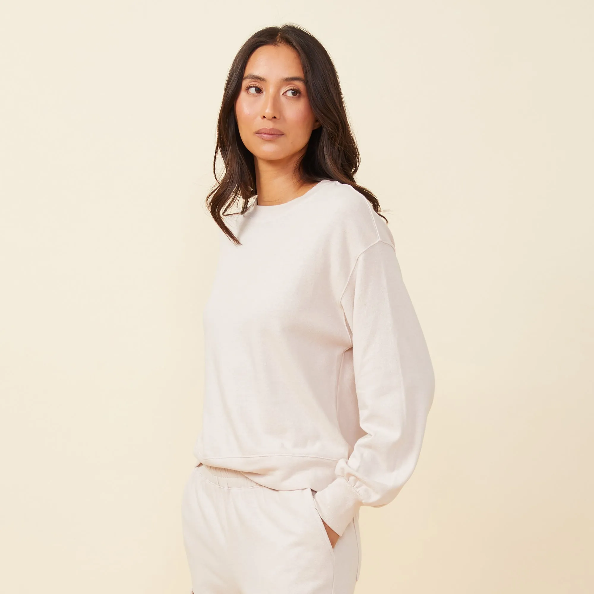 Blouson Sleeve Crew Neck Sweatshirt Compact Stitching StretchComfortDesign