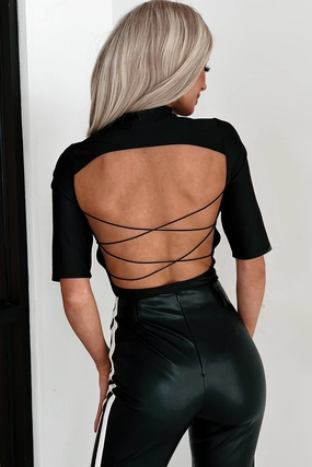 Double Layer Dance Practice Airport Travel Unisex Style Taryn Short Sleeve Criss-Cross Back Bodysuit (Black)