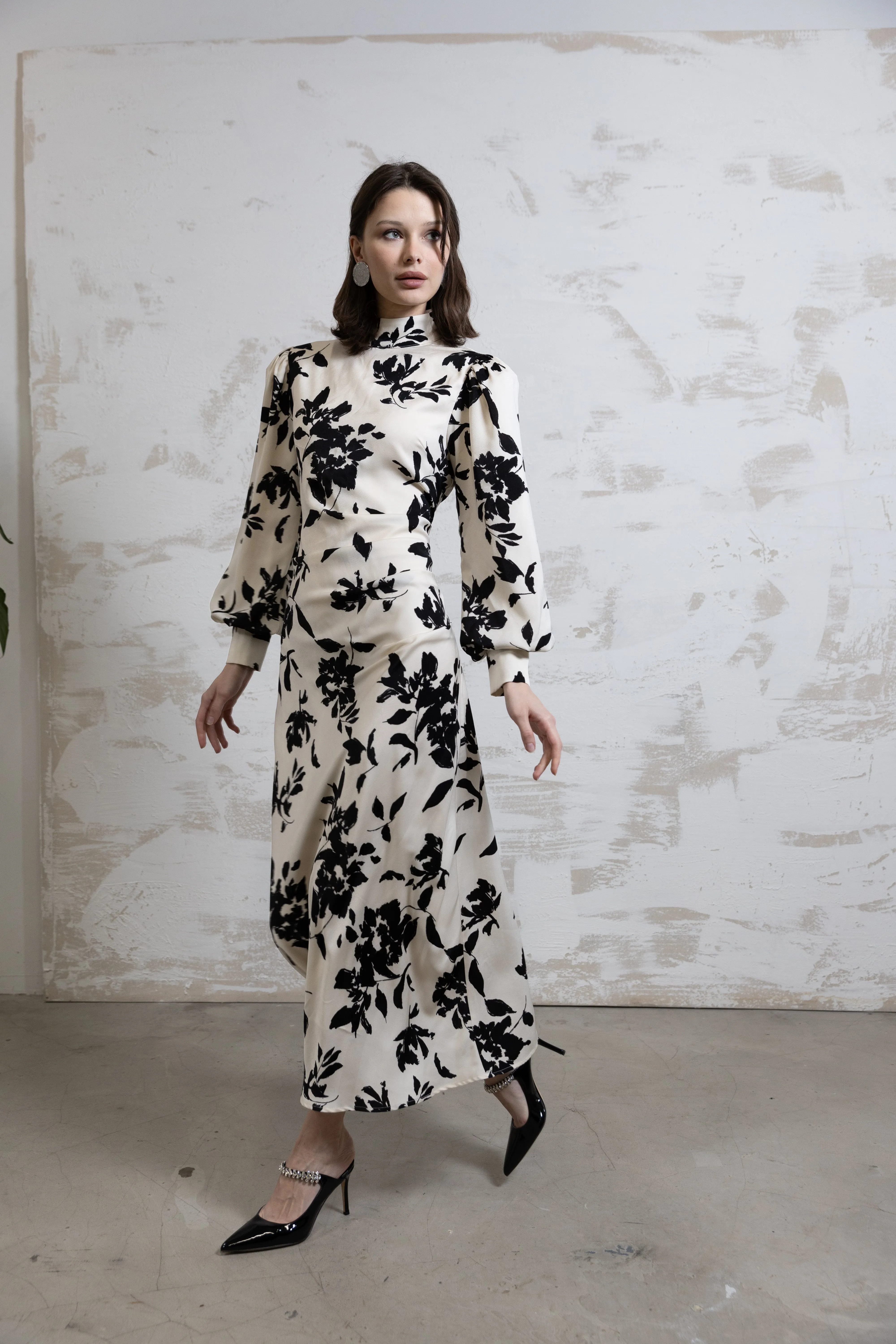 Simplistic Mood Noir Fleur Maxi