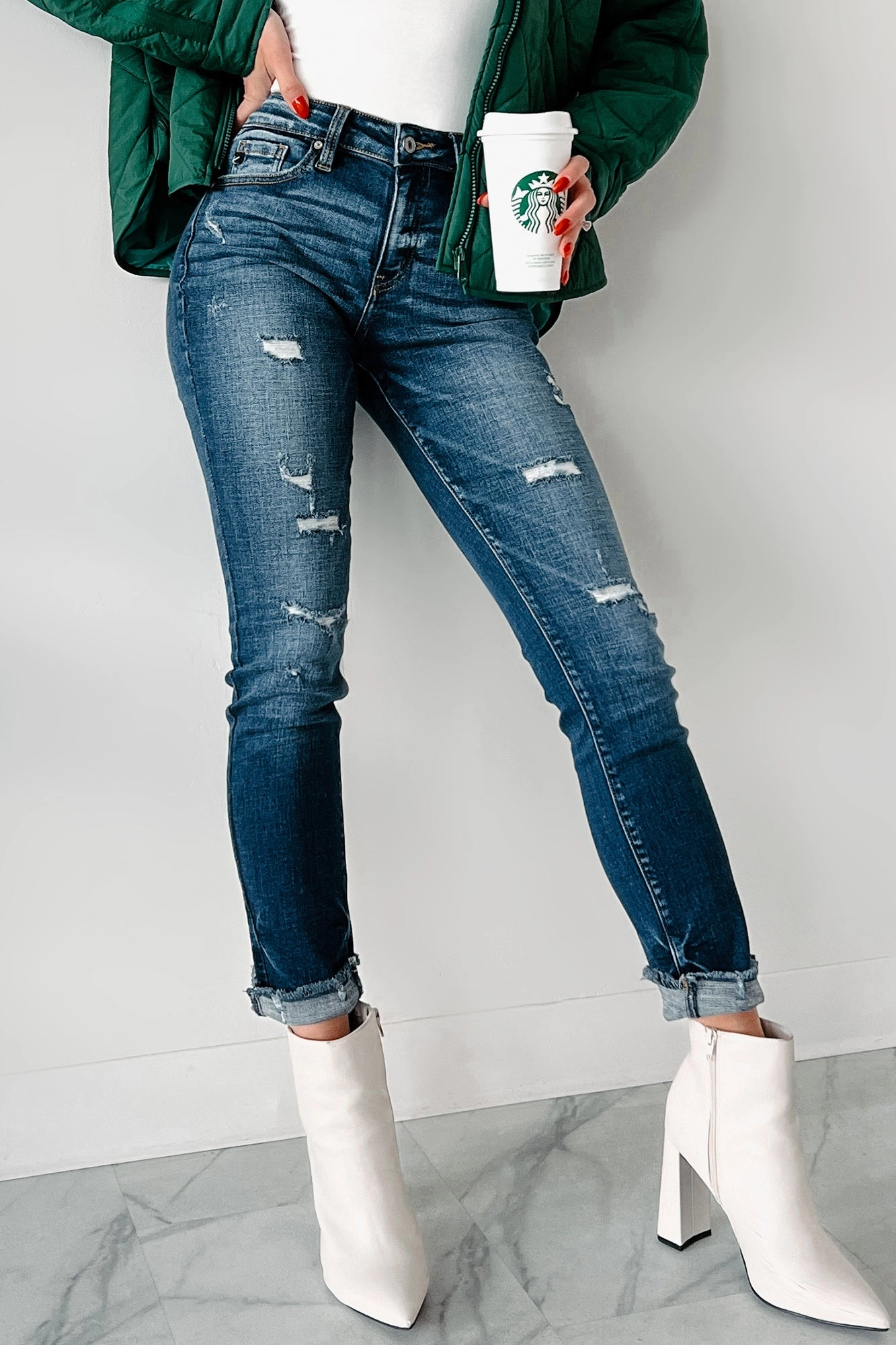 Resilient Elasticity BoxySilhouette Mary Anne High Rise Distressed Kancan Skinny Jeans (Dark)