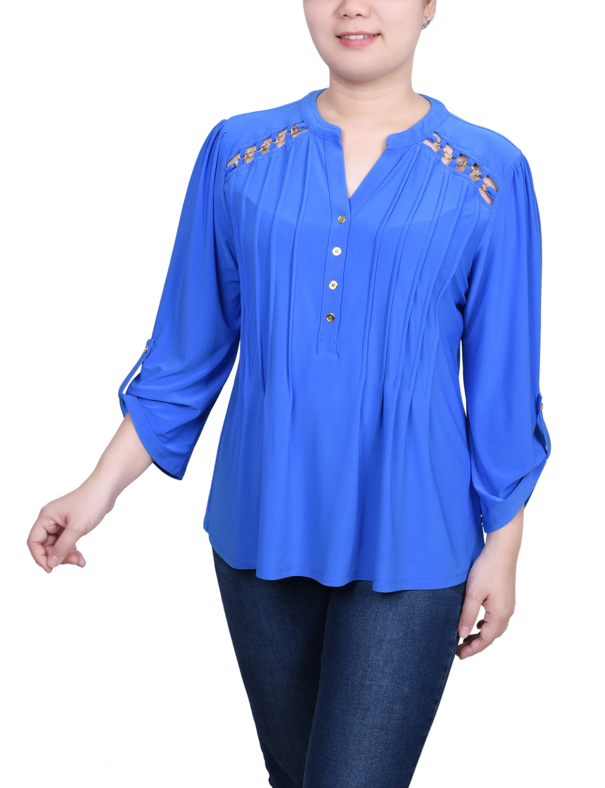 Long Sleeve Pintuck Front Top With Chain Details Airflow Ventilation QuickRelease Closure