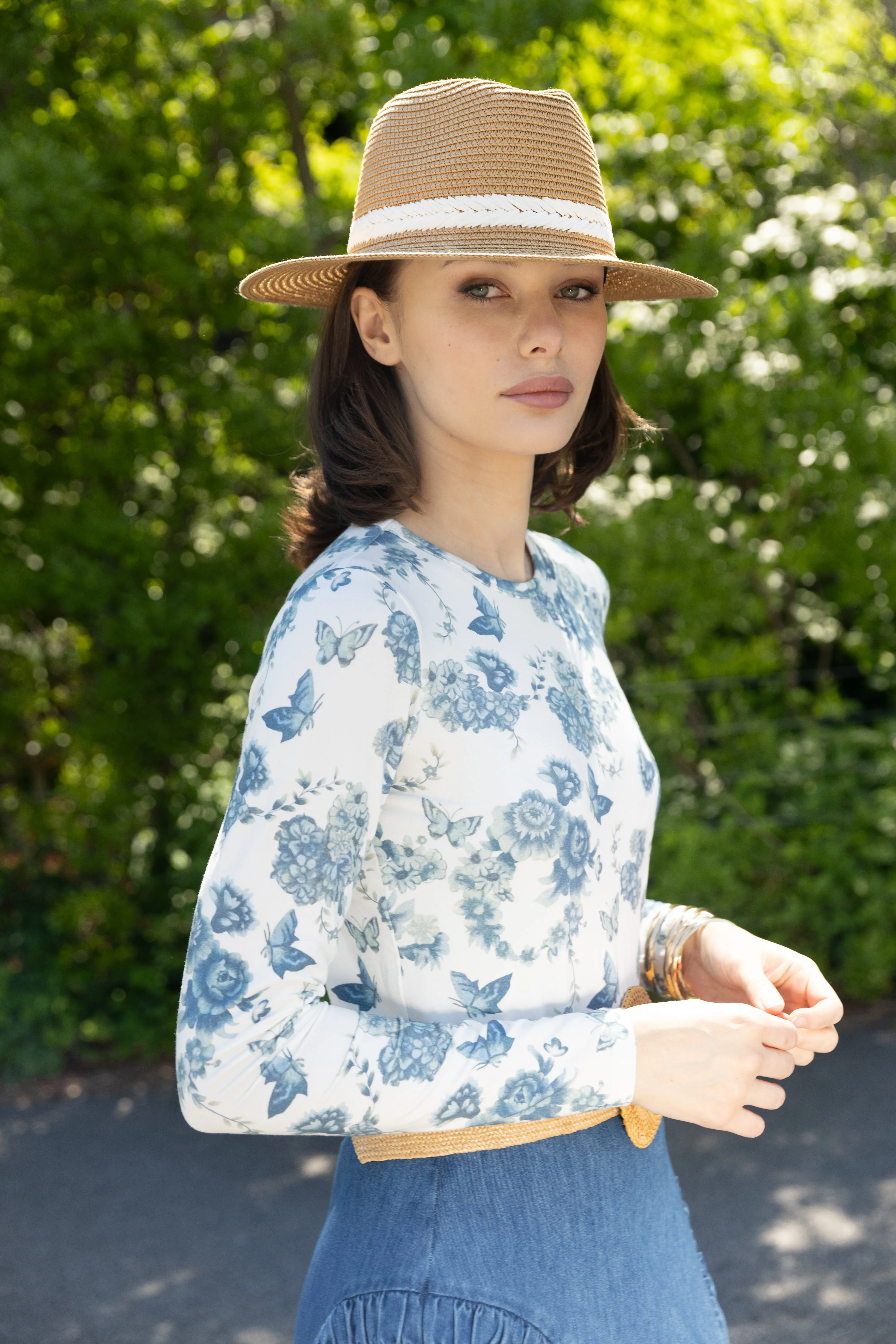 Relaxed Layers Smart Lines Papillon Tee Flattering Lines