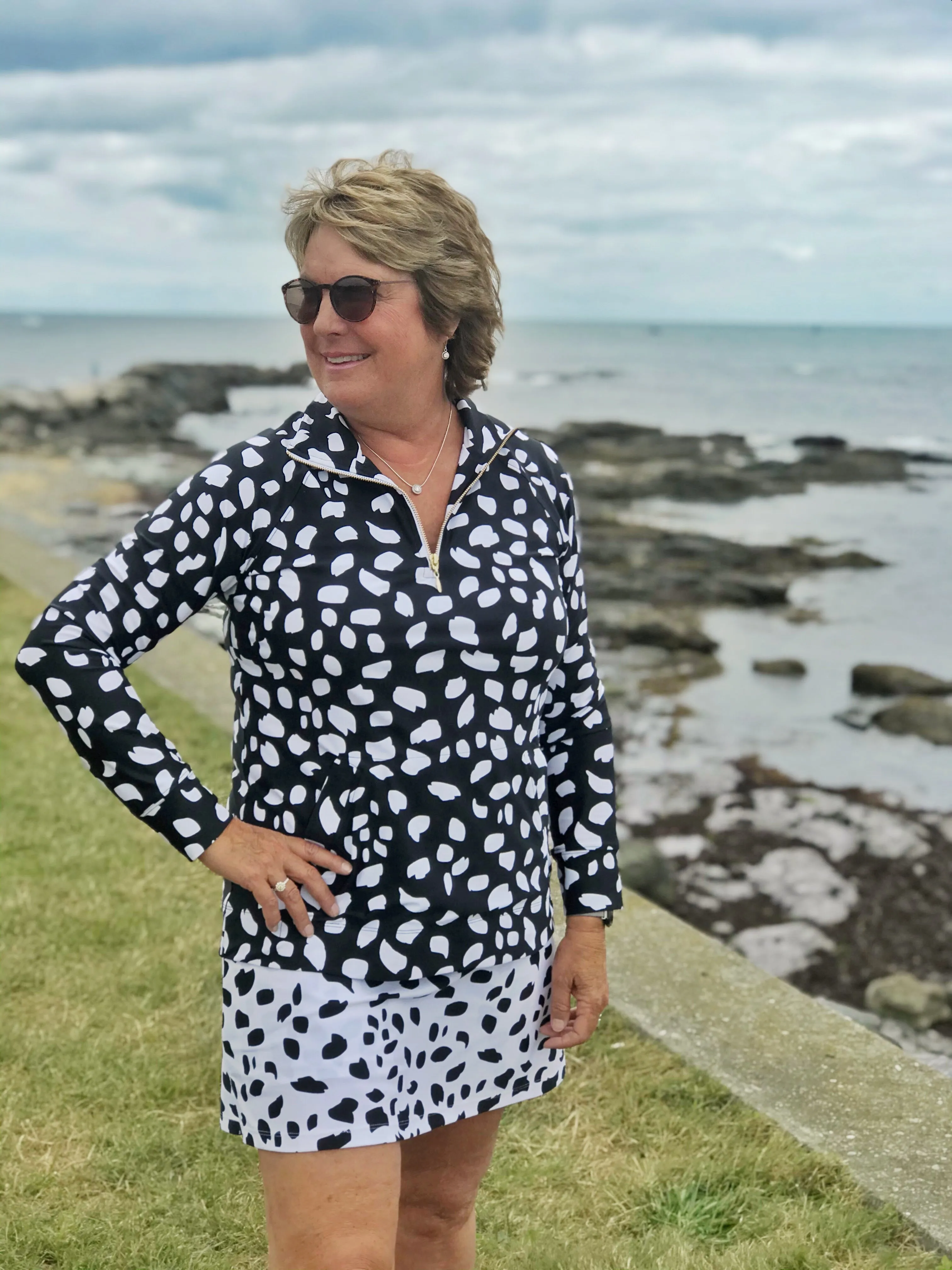 Parker Pullover Diana's Dot Black/White MoistureWicking Reverseble Design