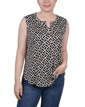 BreathableMaterial Variable Tension Adjustment Petite Sleeveless Knit Y Neck Top
