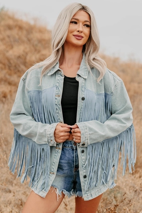 Magnetic Closures professionals Trailblazing Style Signature 8 Fringe Denim Jacket (Medium Denim)