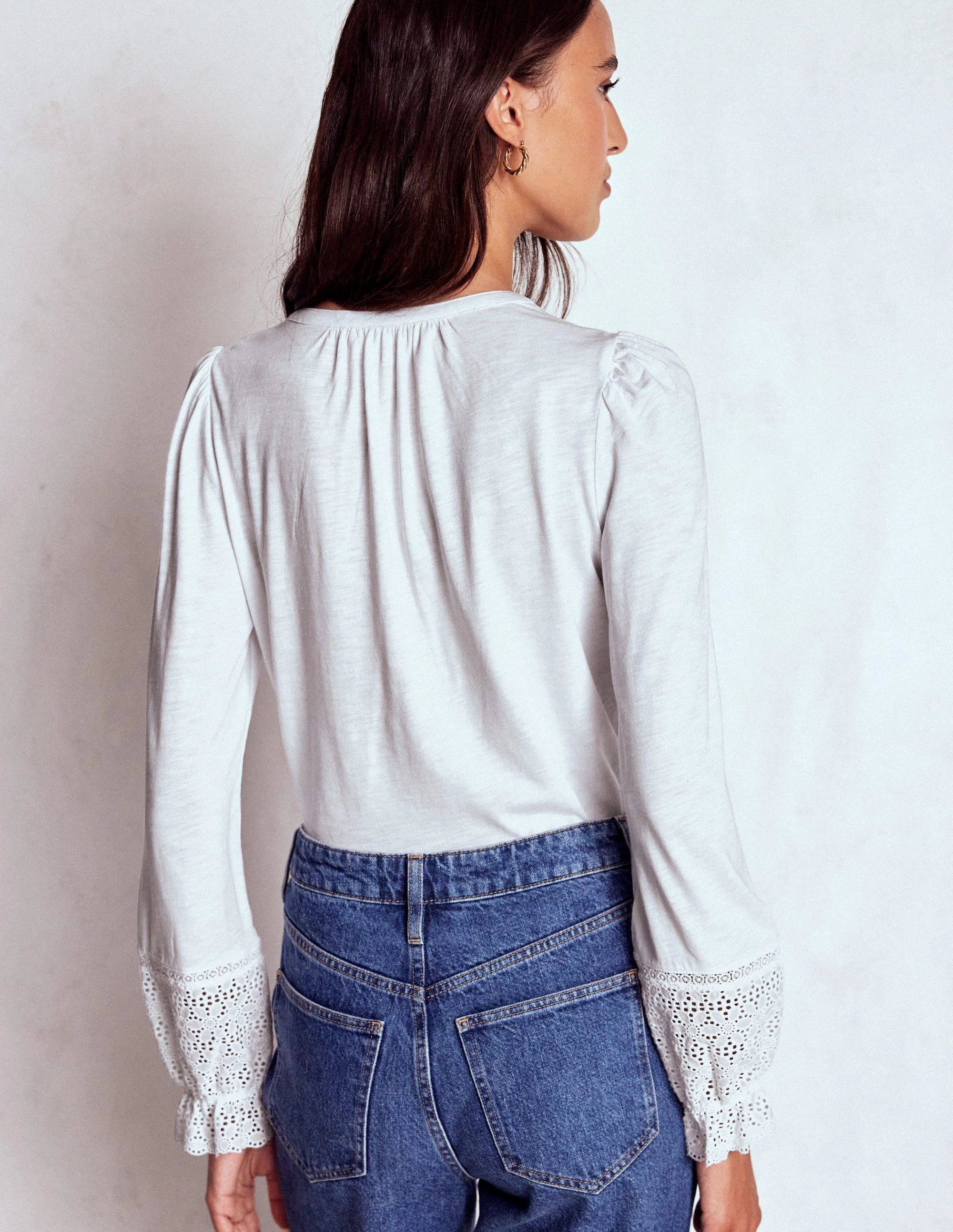 Soft Hoodie Pippa Broderie Jersey Shirt-White