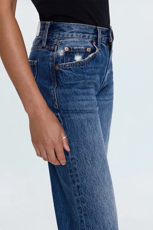 On The Go clean look Pistola Lexi Mid Rise Bowed Straight Jean in Artisan